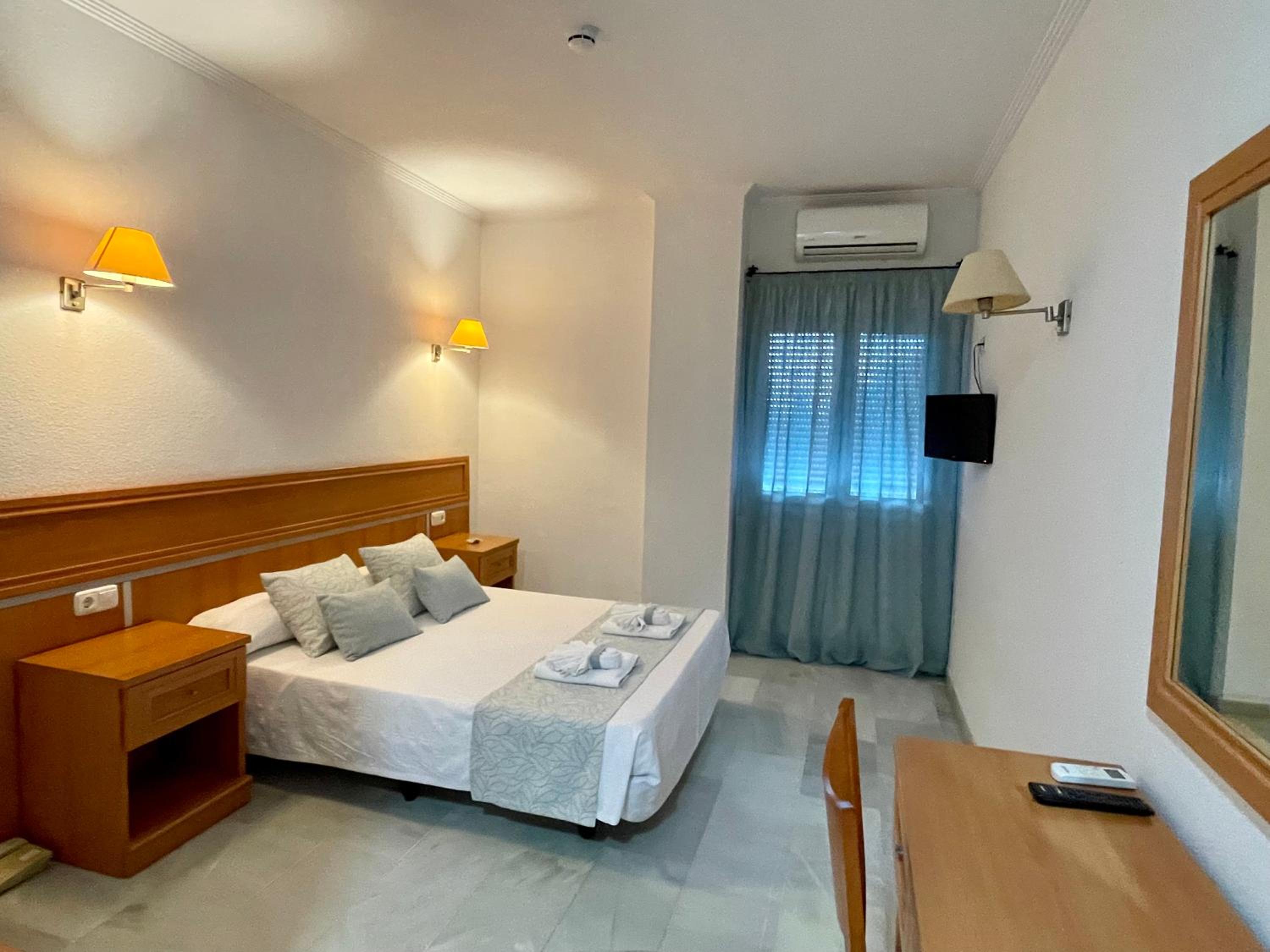 Double Room - Photo 2