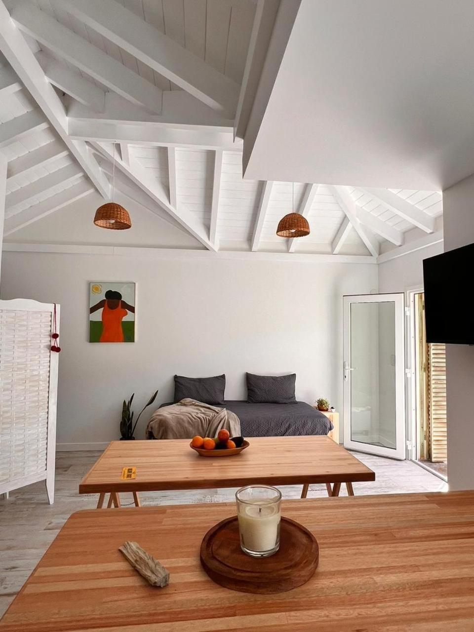Studio Apartment photo 1
