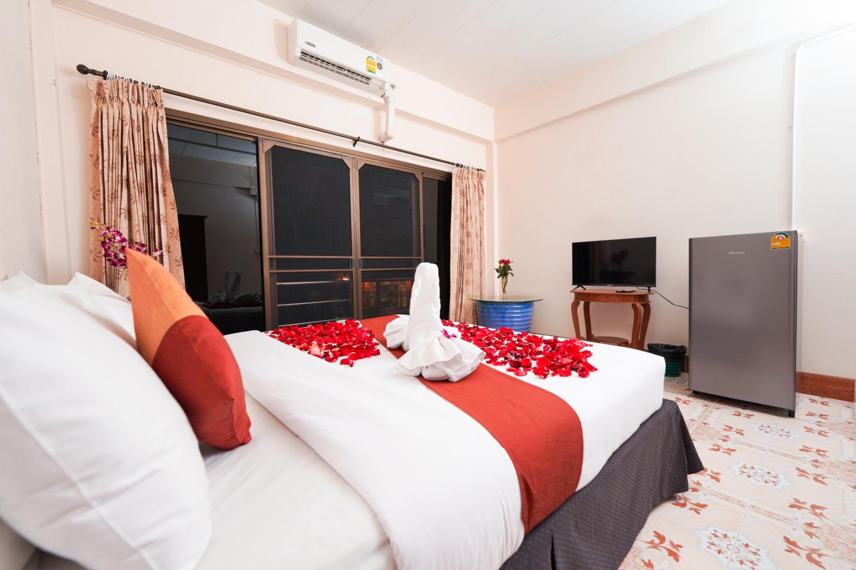 Budget Double Room - Photo 3