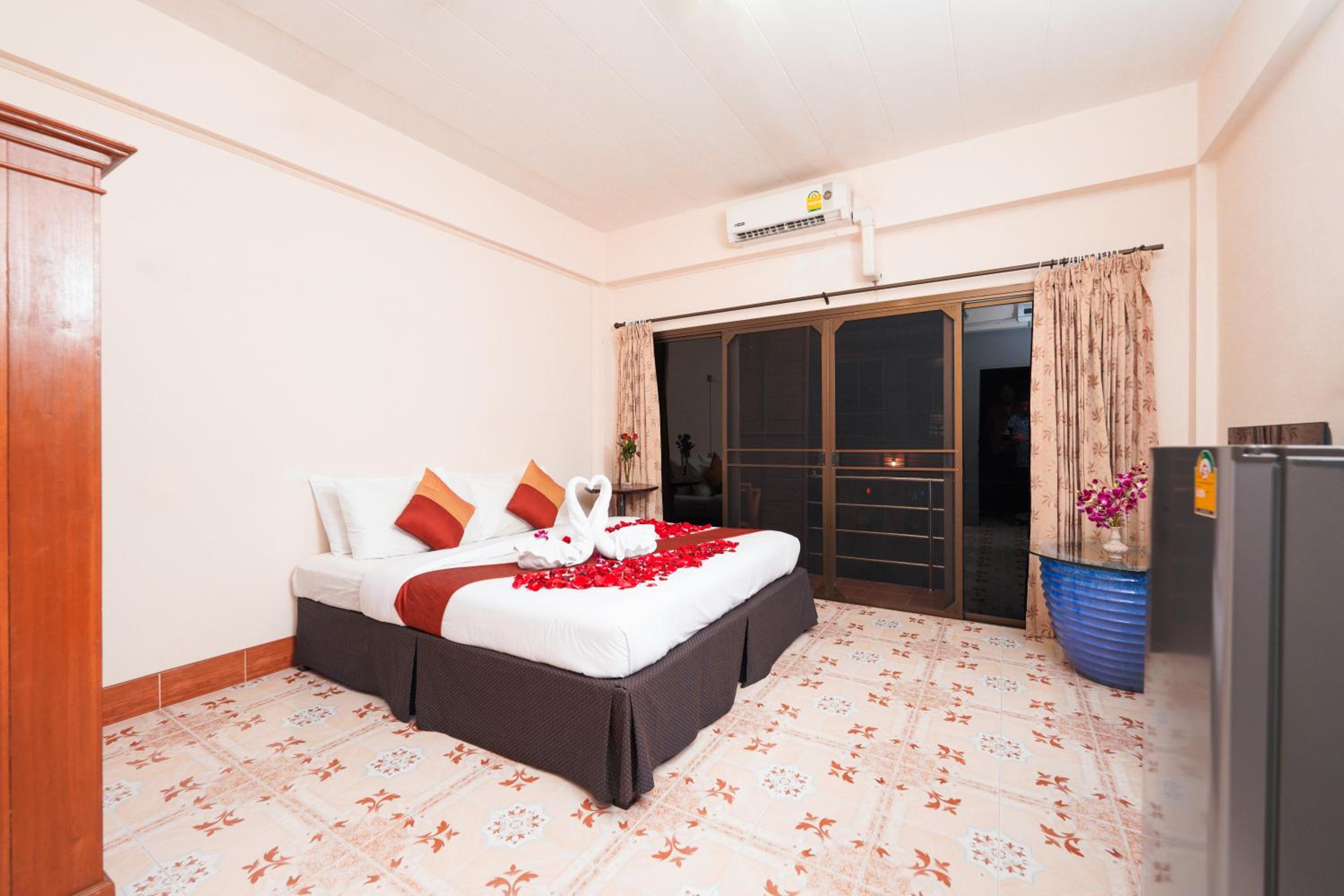 Budget Double Room - Photo 4
