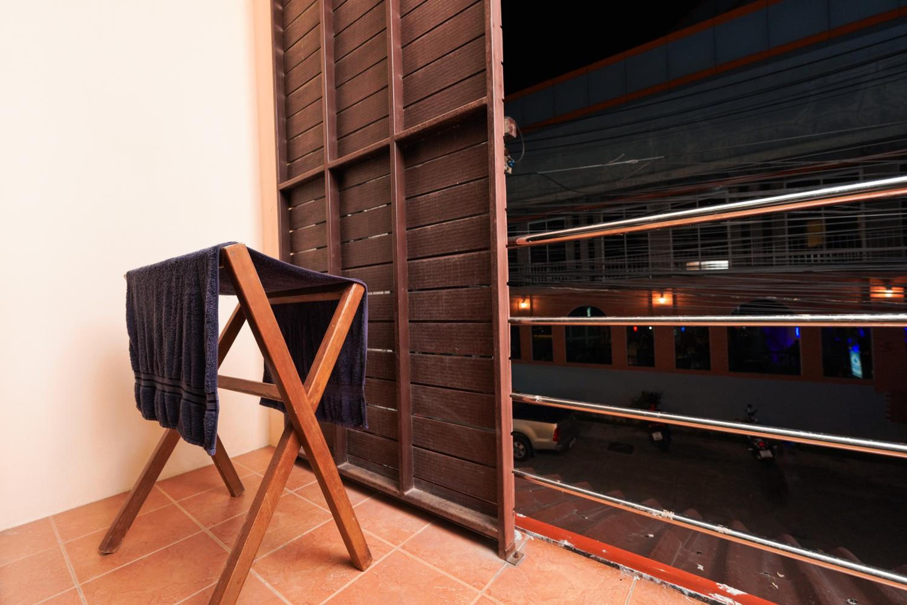 Budget Double Room - Photo 30