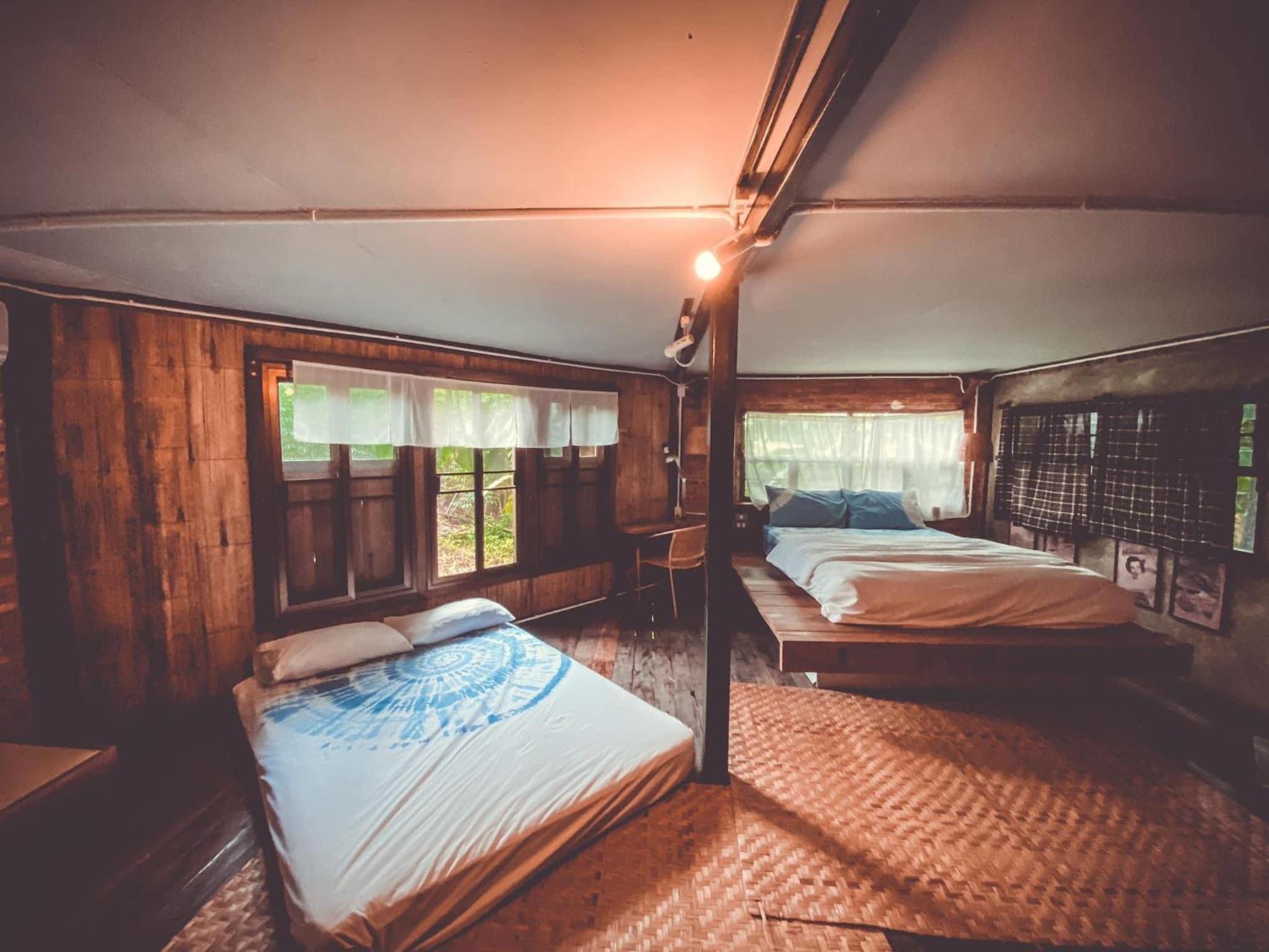 Executive Suite - Photo 8