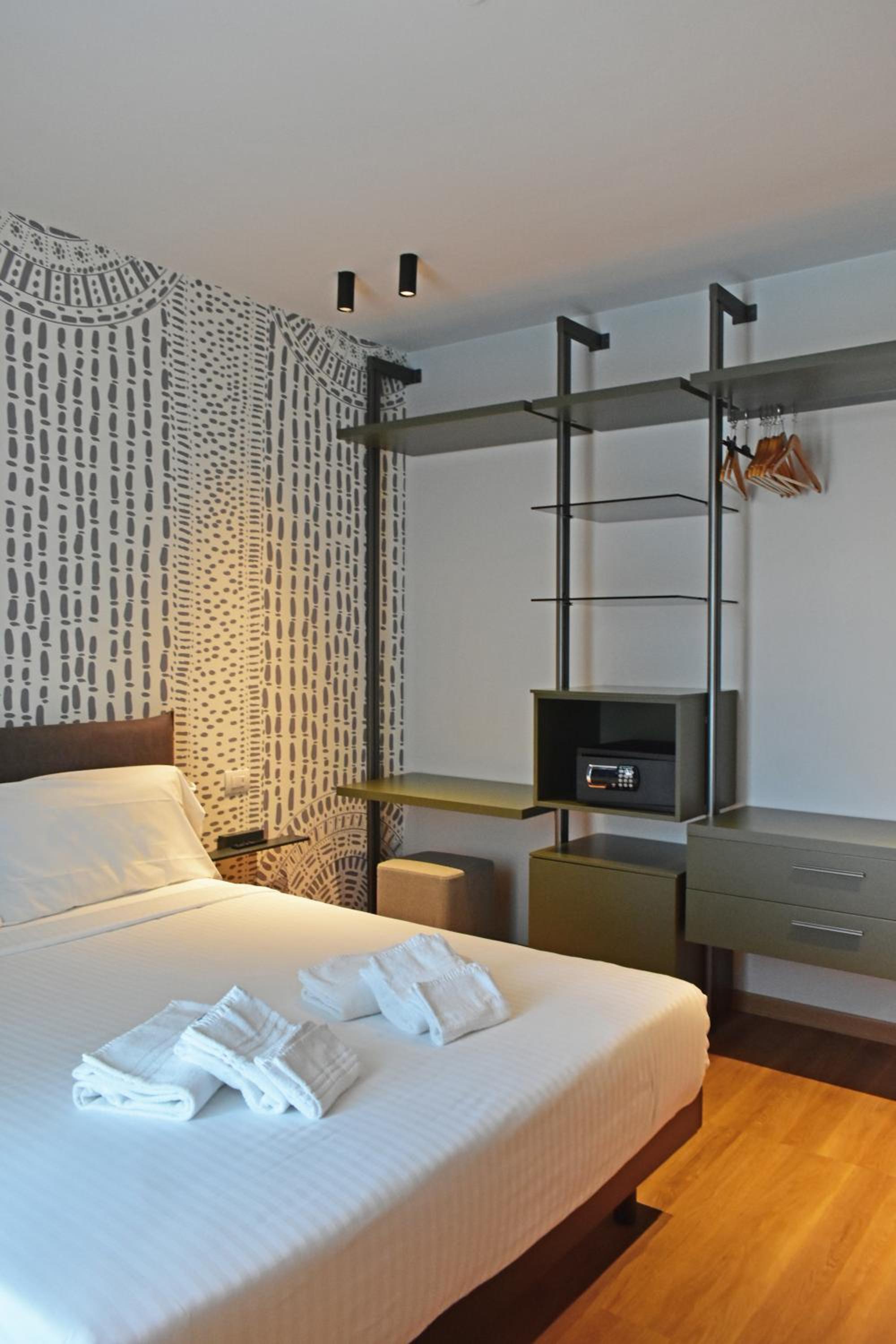 Single Room photo 2