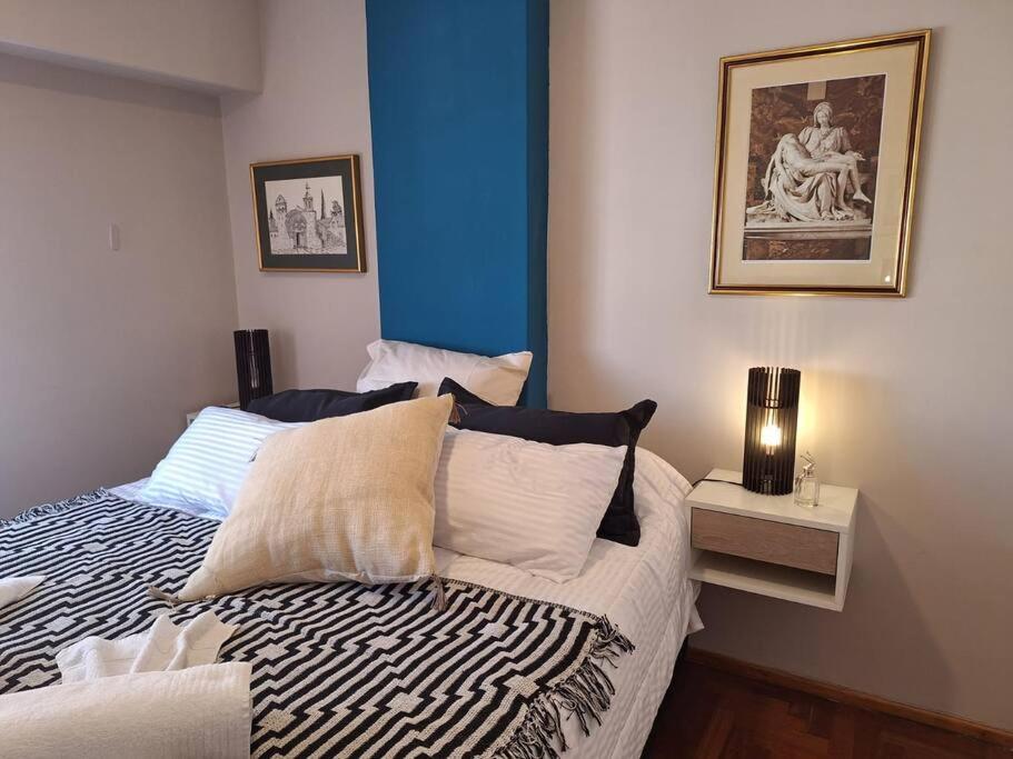 One-Bedroom Apartment photo 1