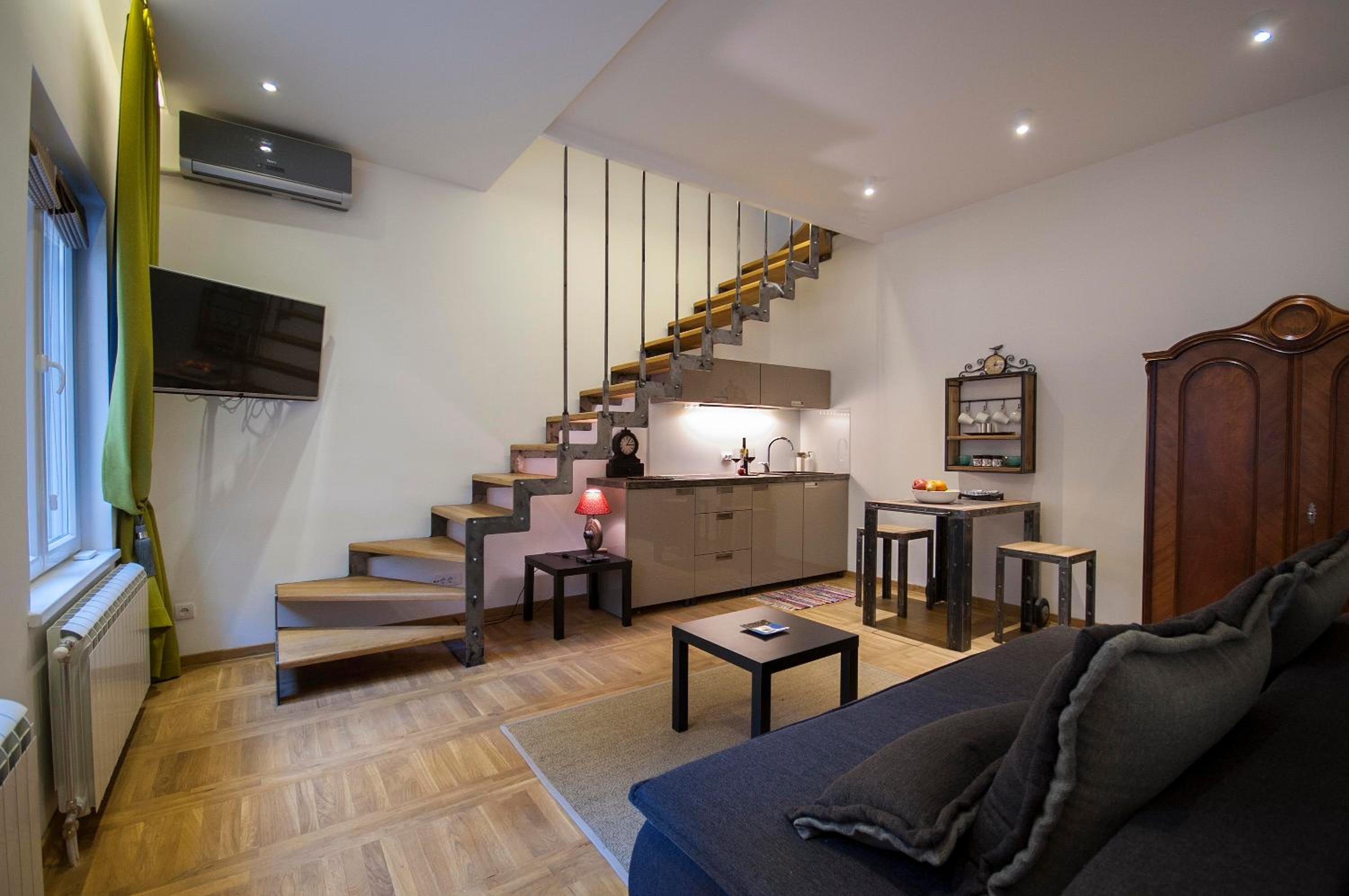 Green Duplex Apartment