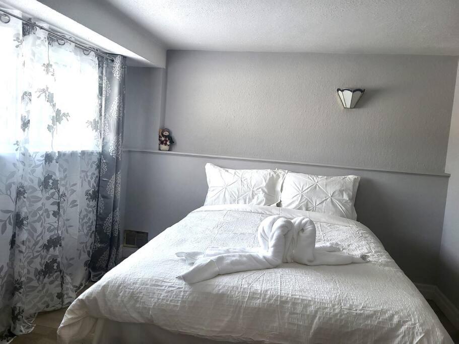 Five-Bedroom House photo 2