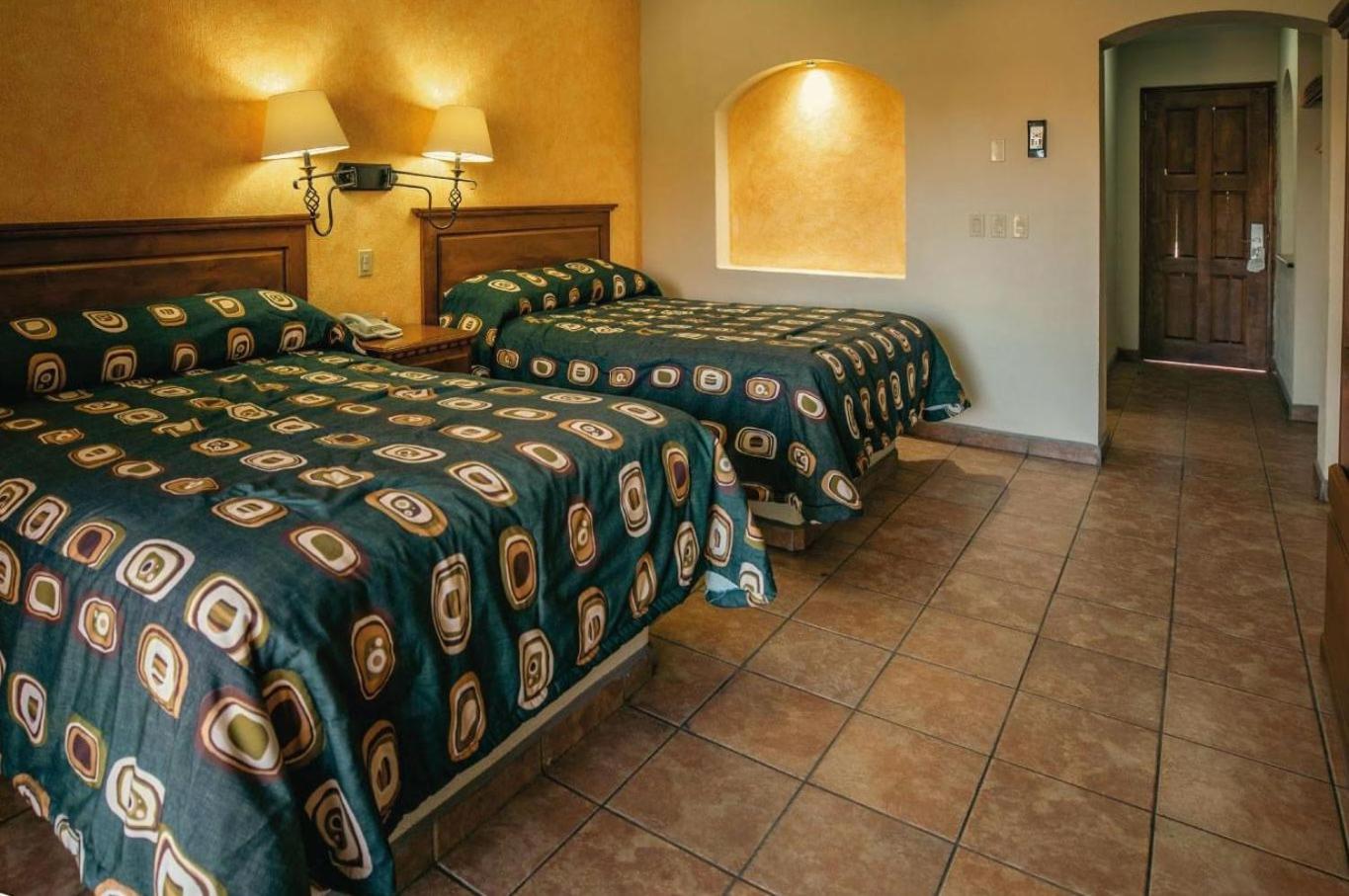 Deluxe Suite - Photo 3