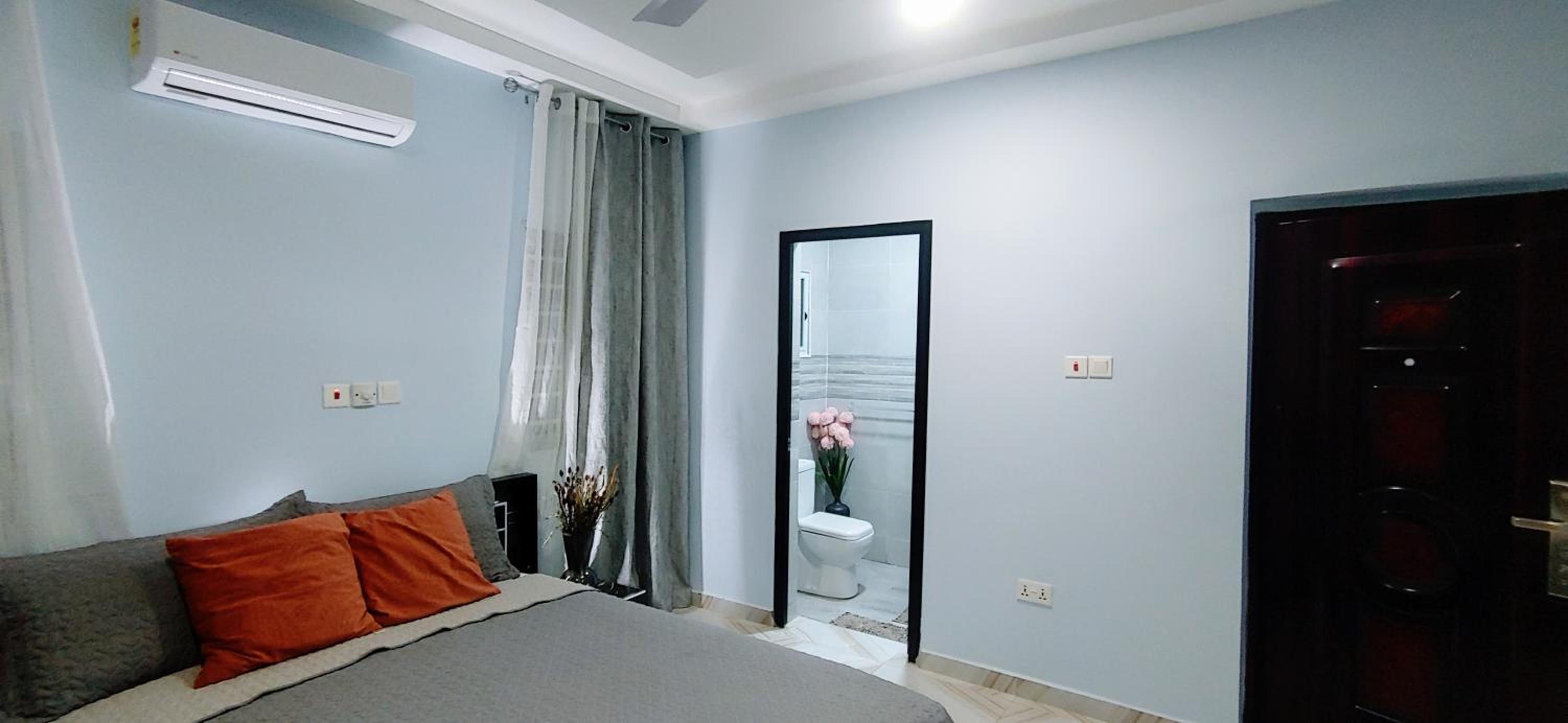Deluxe Queen Suite