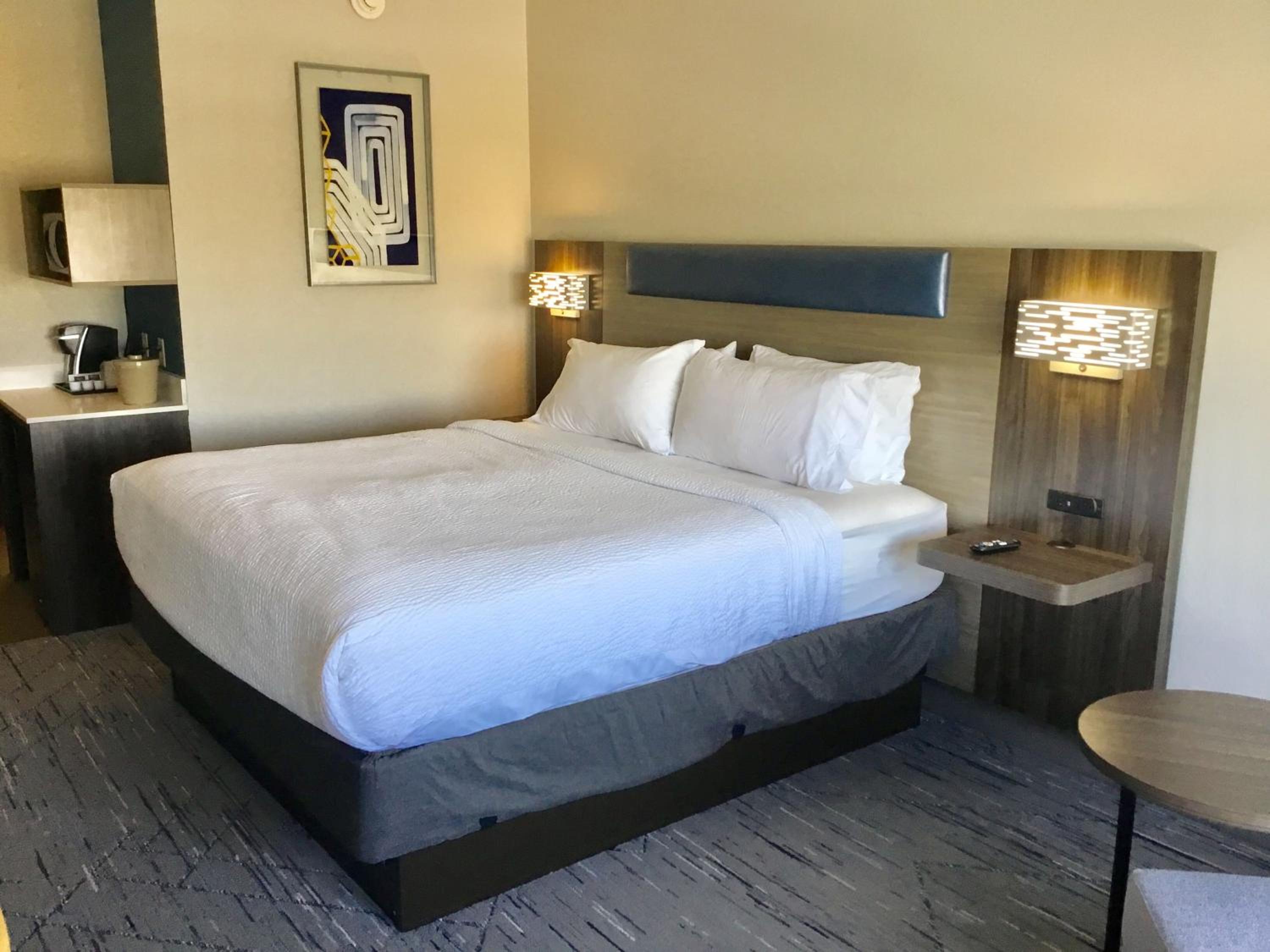 Standard King Room - Photo 1
