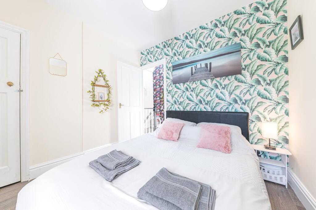 One-Bedroom House photo 1