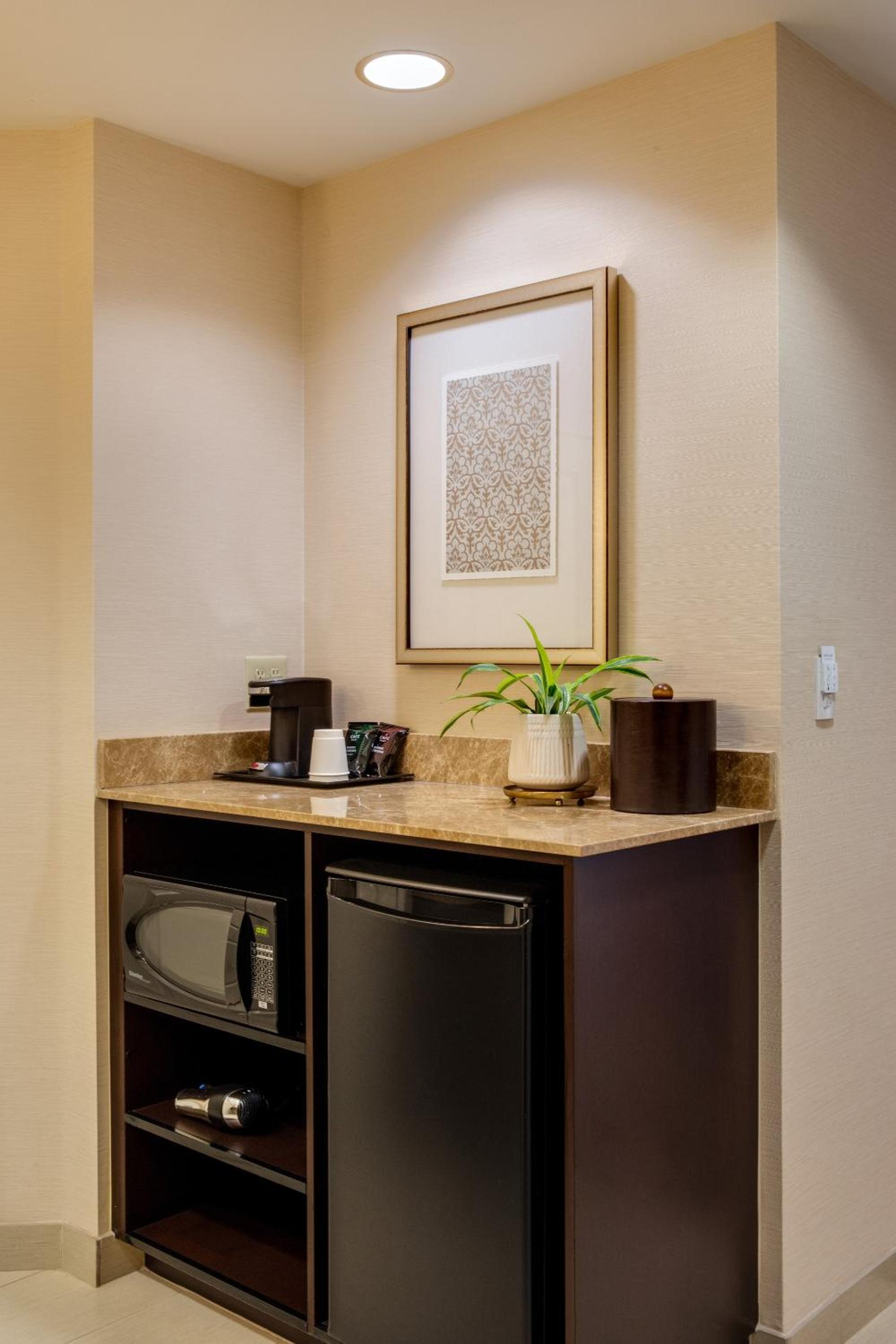 Corner Studio Suite photo 2