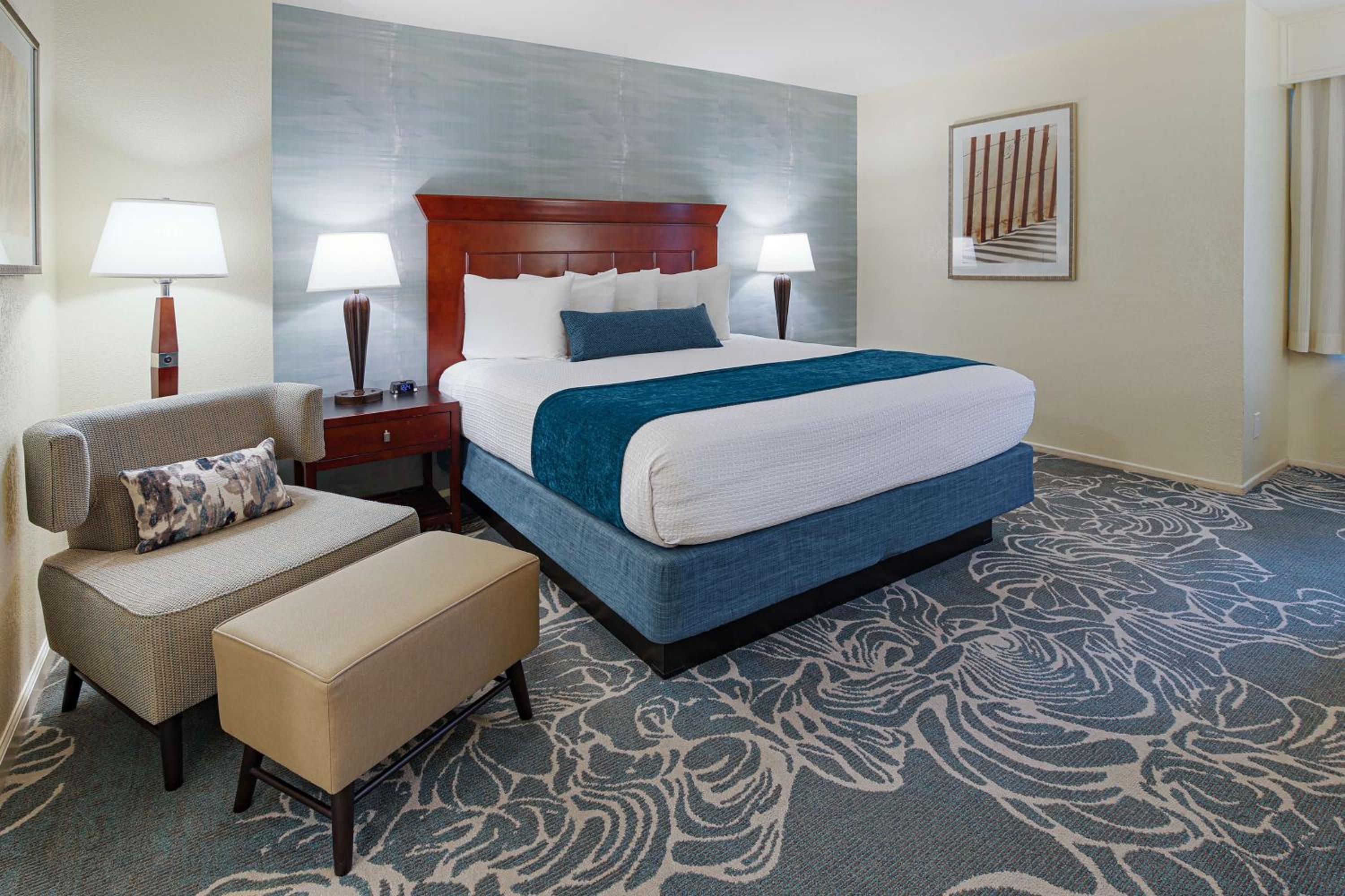 King Room with Courtyard View - Photo 11