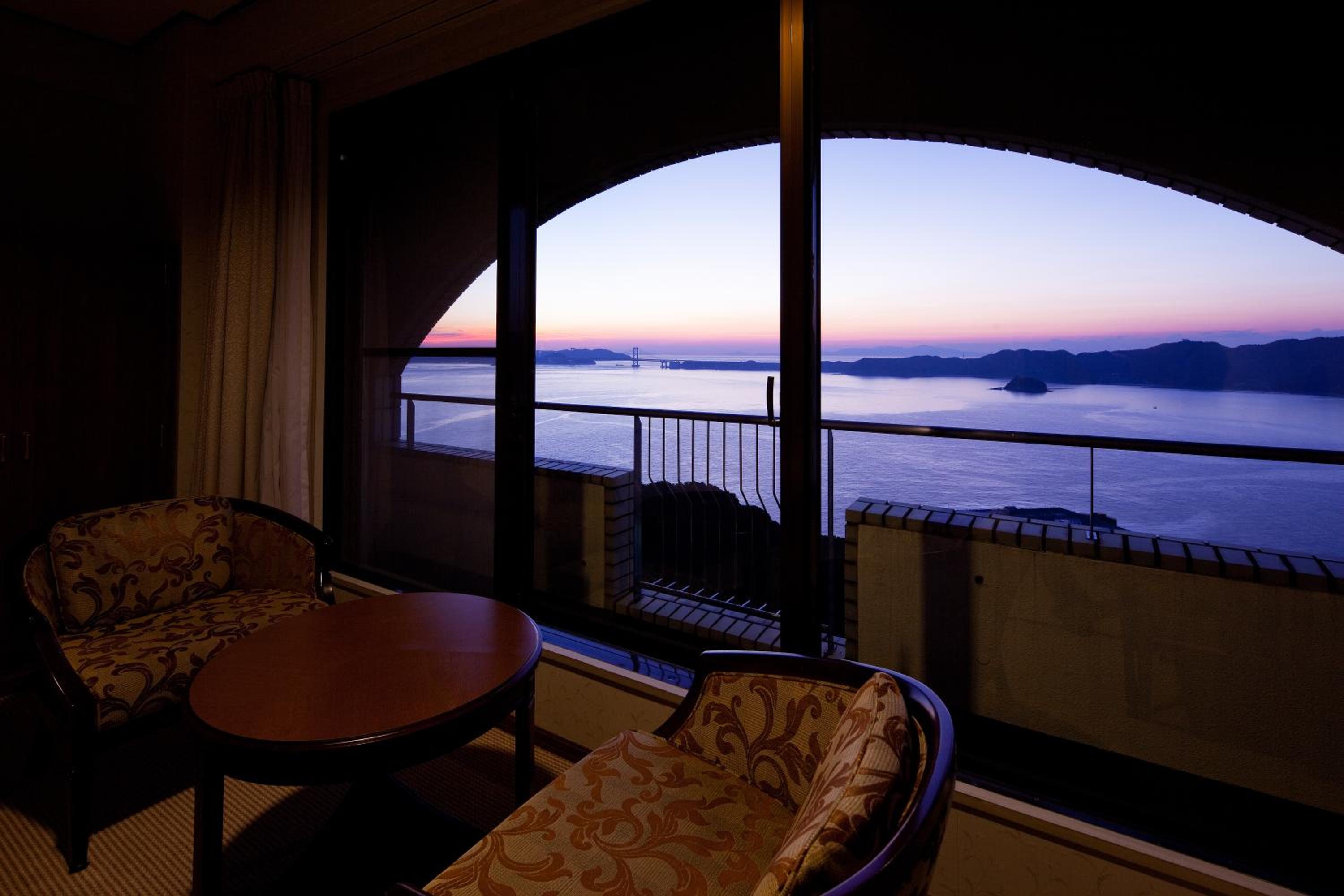 Standard Twin Room - No Smoking (3rd-7th Floor) photo 2