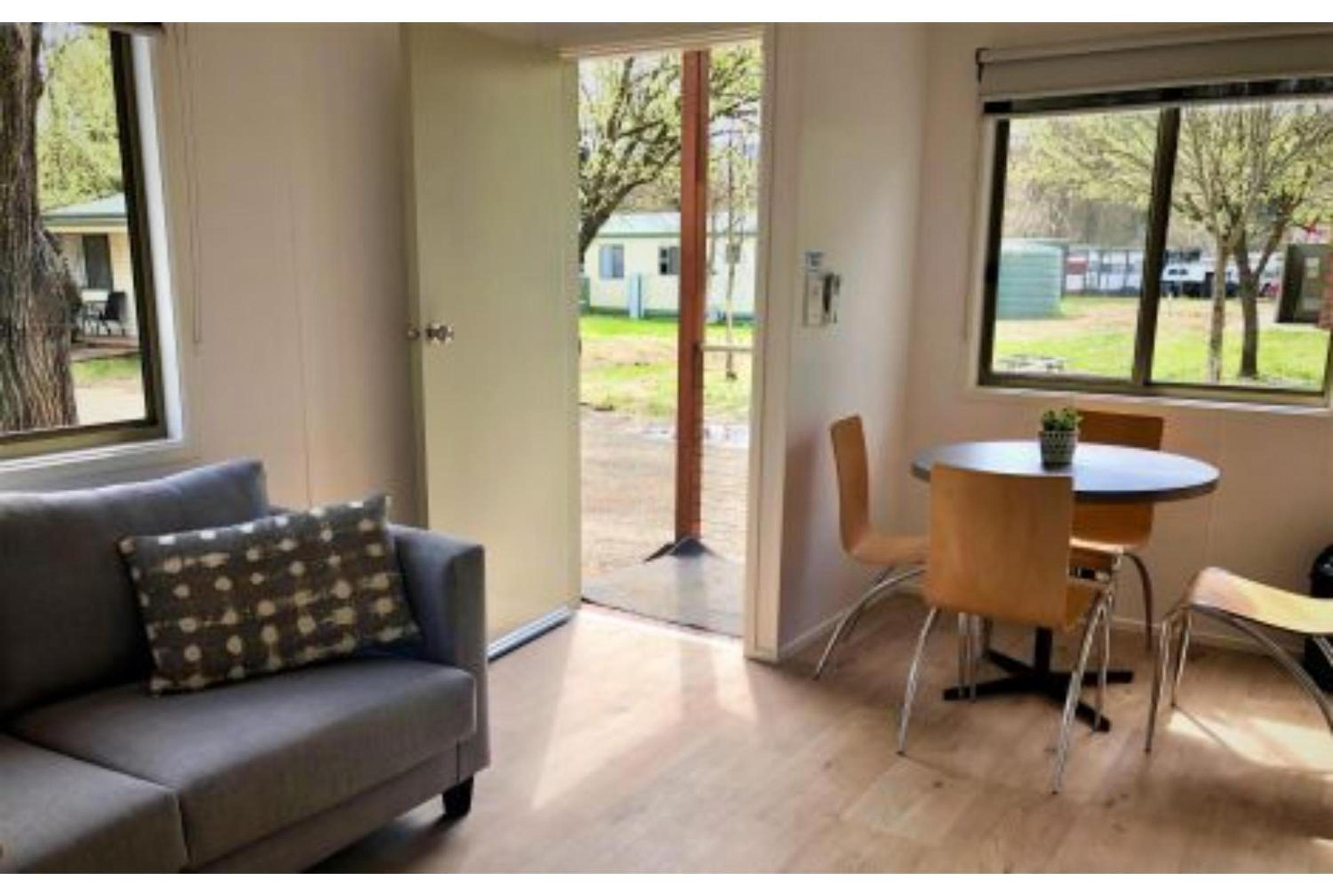Economy 2 Bedroom Cabin - Sleeps 4 (2 Dbl) photo 2