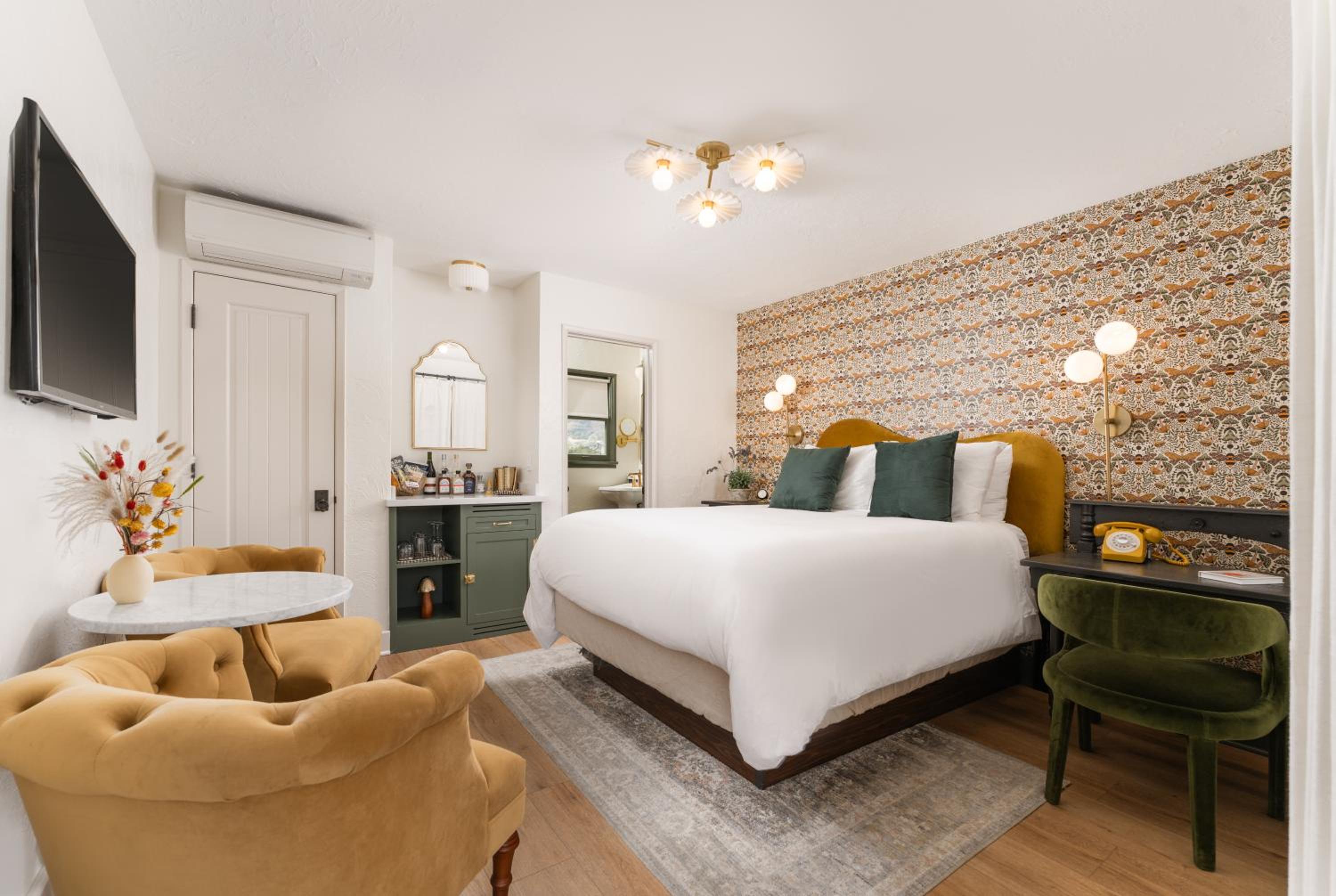 Queen Room