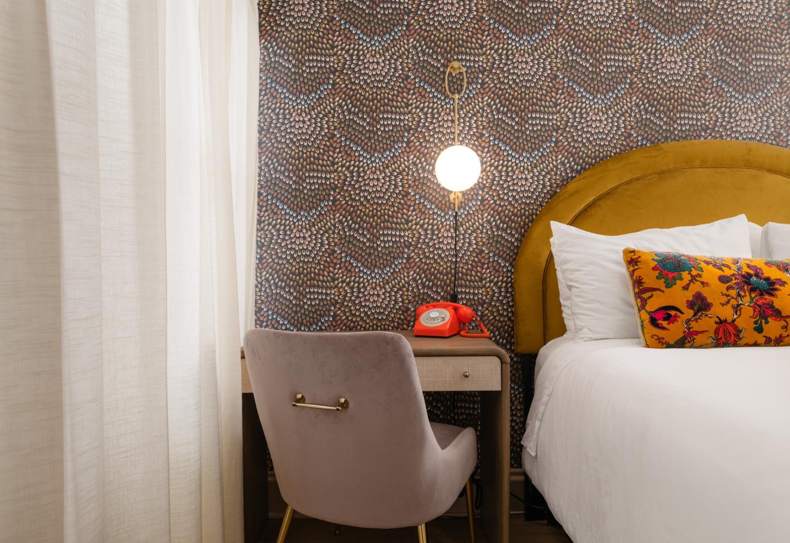 Queen Room photo 3