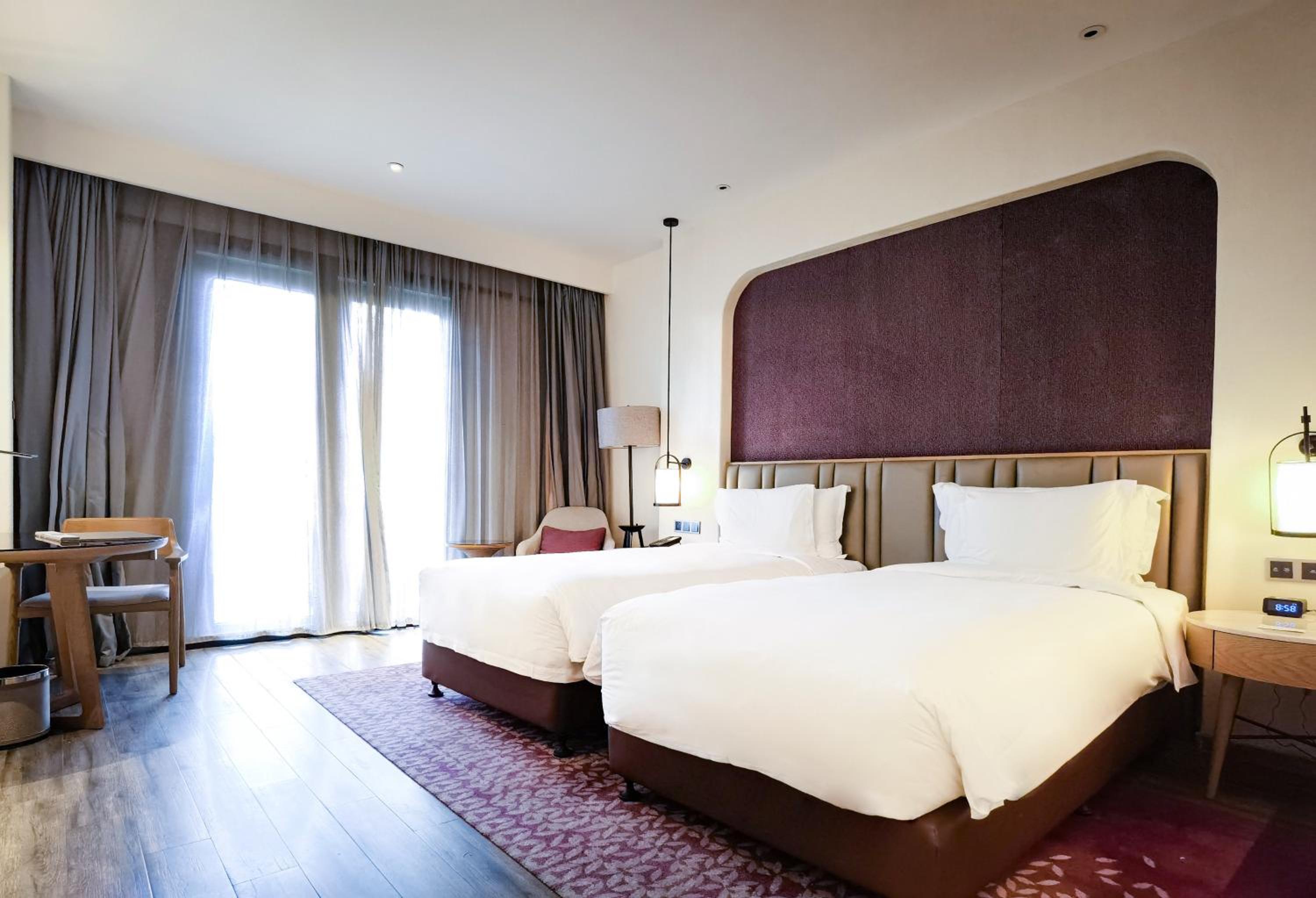 Standard Twin Room with Two Twin Beds photo 3