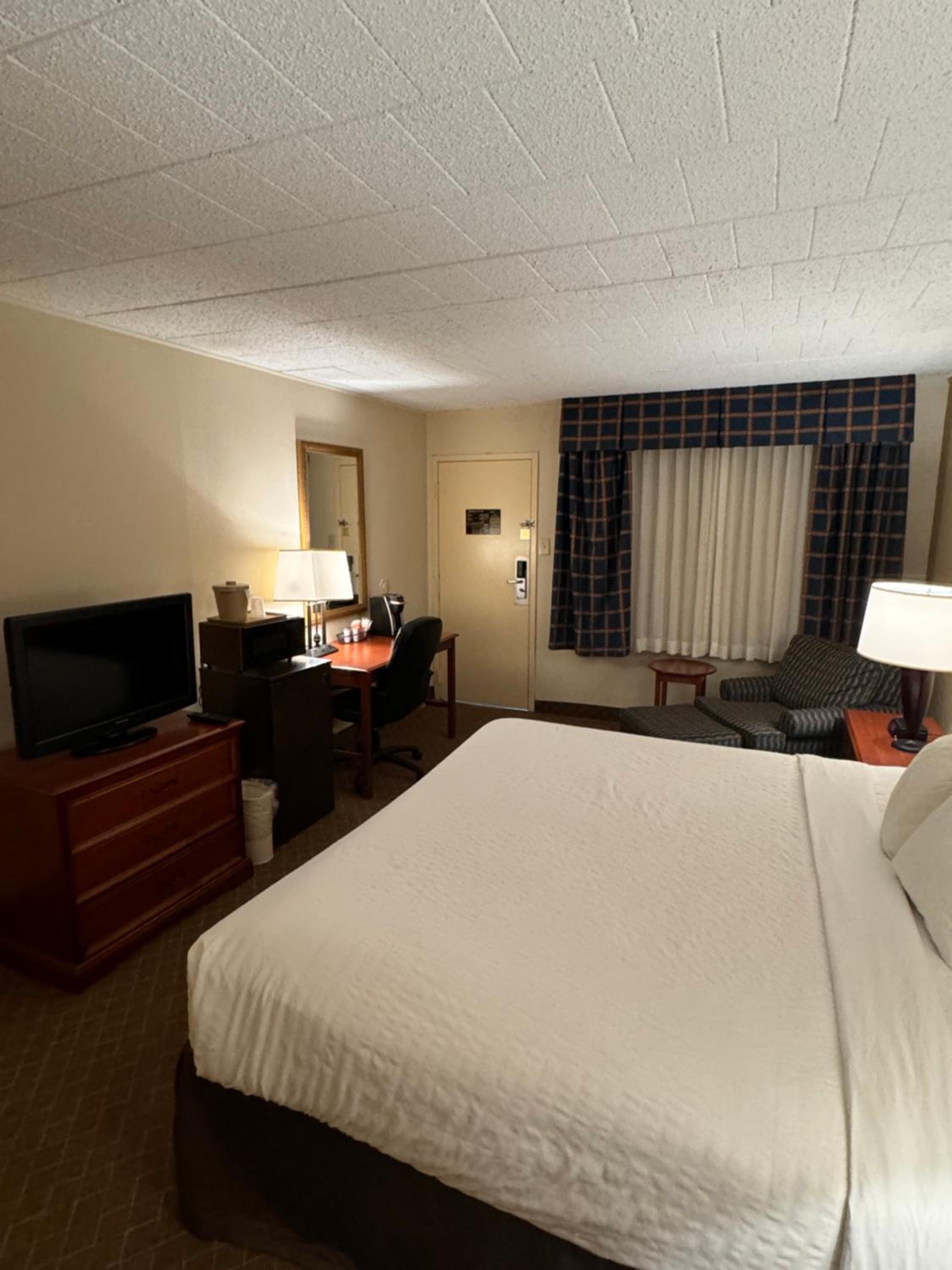 King Room - Non-Smoking photo 1