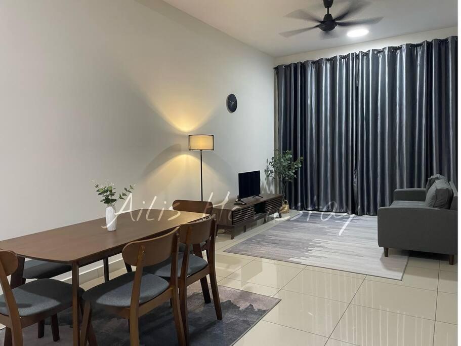 Four-Bedroom House photo 1