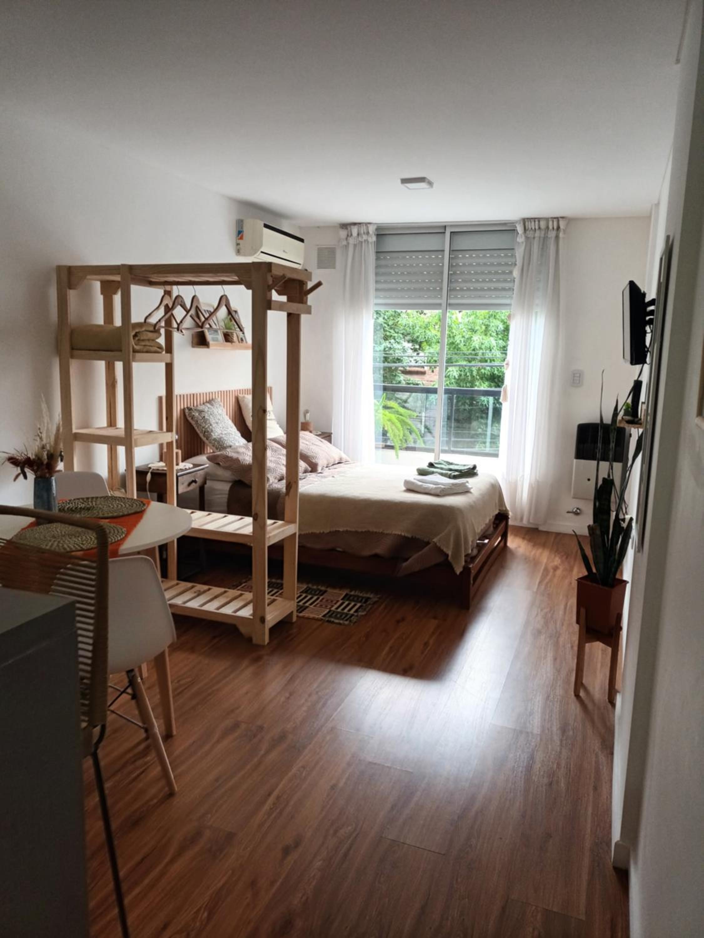 One-Bedroom Apartment photo 1