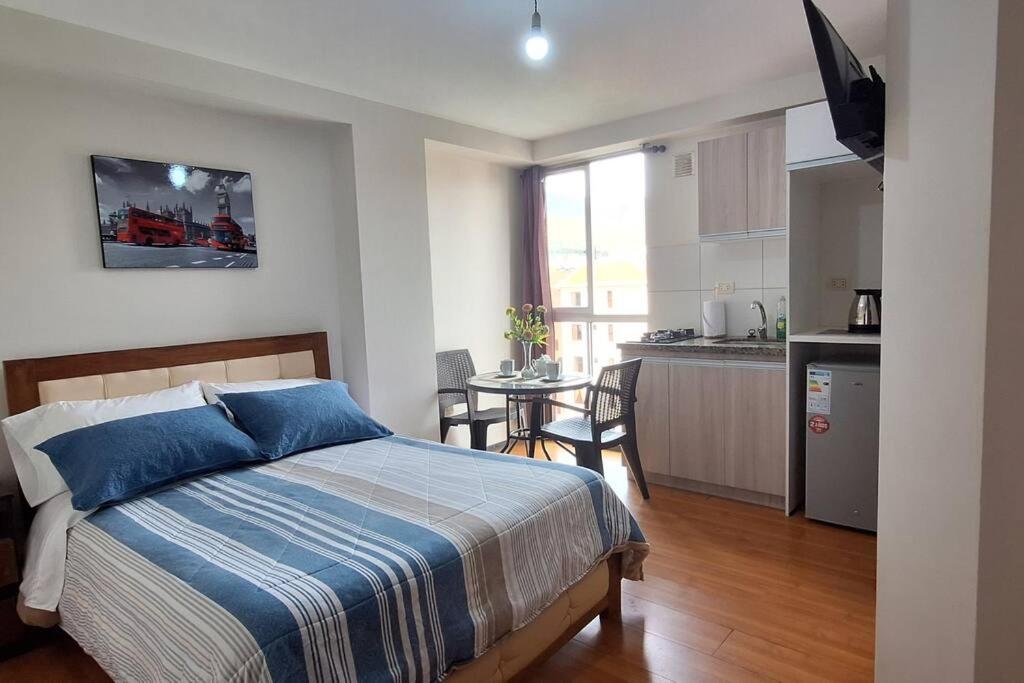 One-Bedroom Apartment photo 1