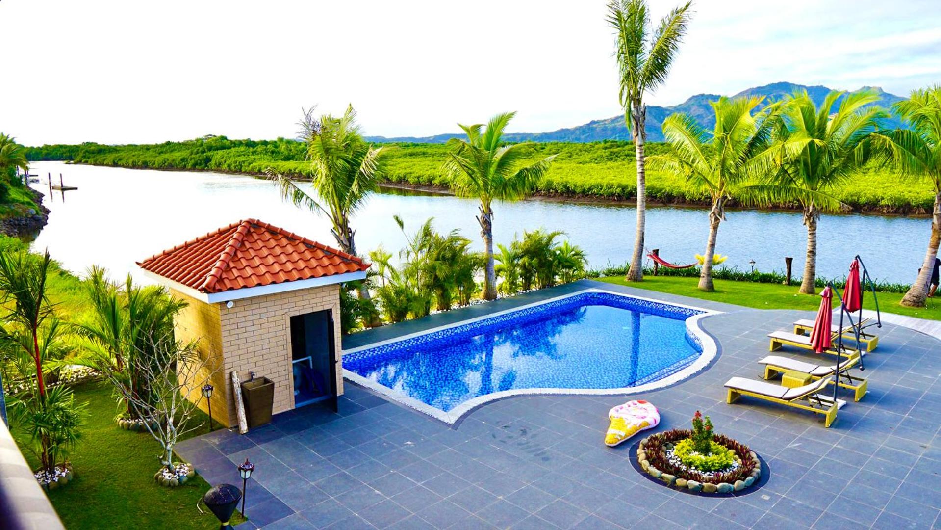 Six Bedroom Riverfront Villa 67