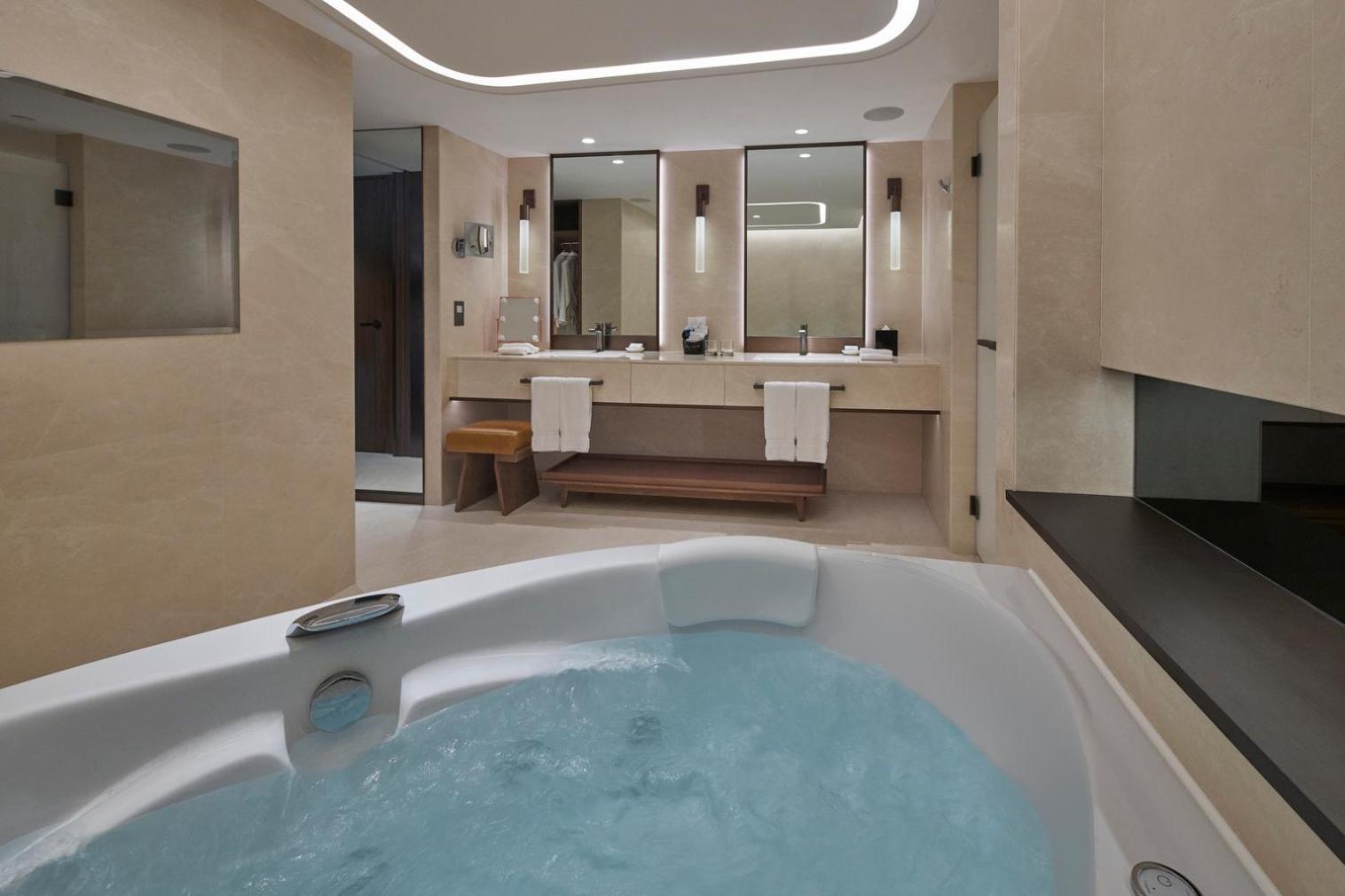 EPIC with Executive Lounge Access