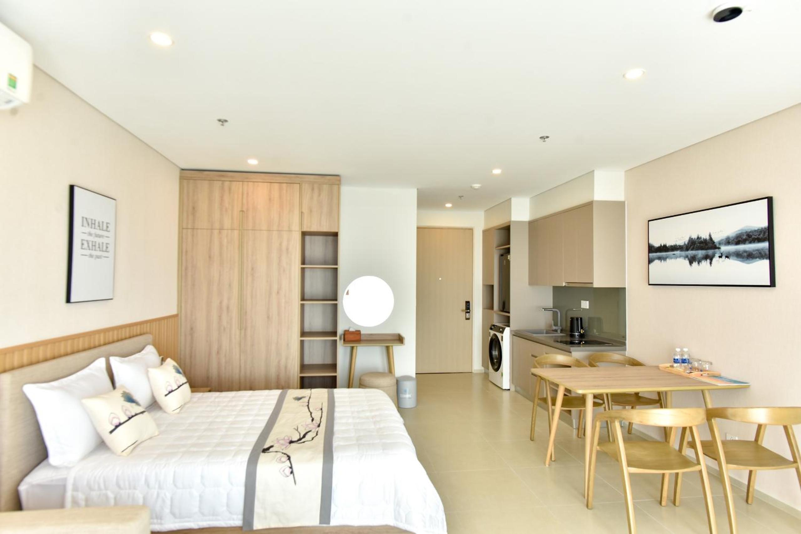 One-Bedroom Apartment - Photo 3