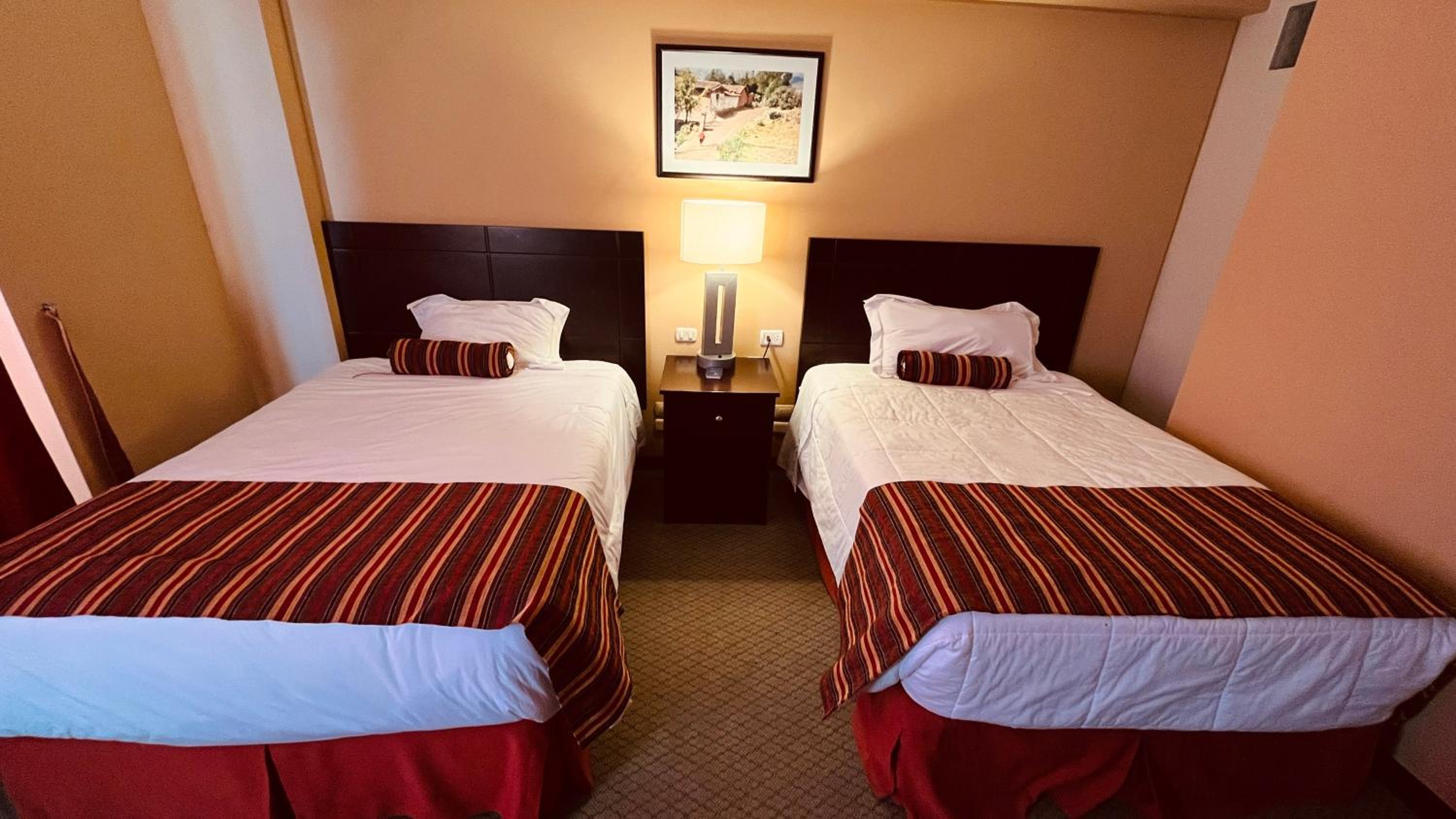 Queen Room with Two Queen Beds - Photo 5