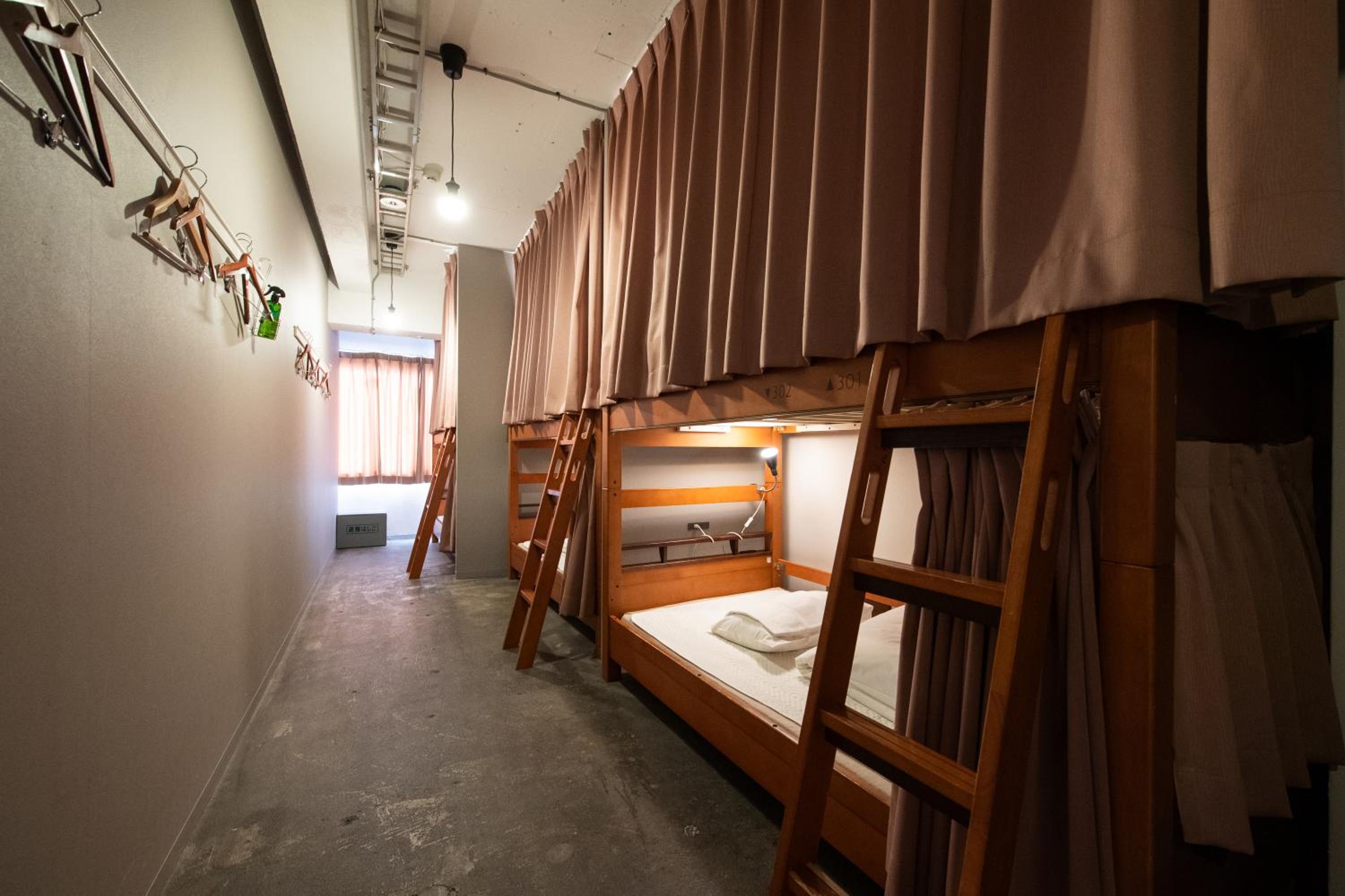 Bed in 6-Bed Female Dormitory Room photo 1