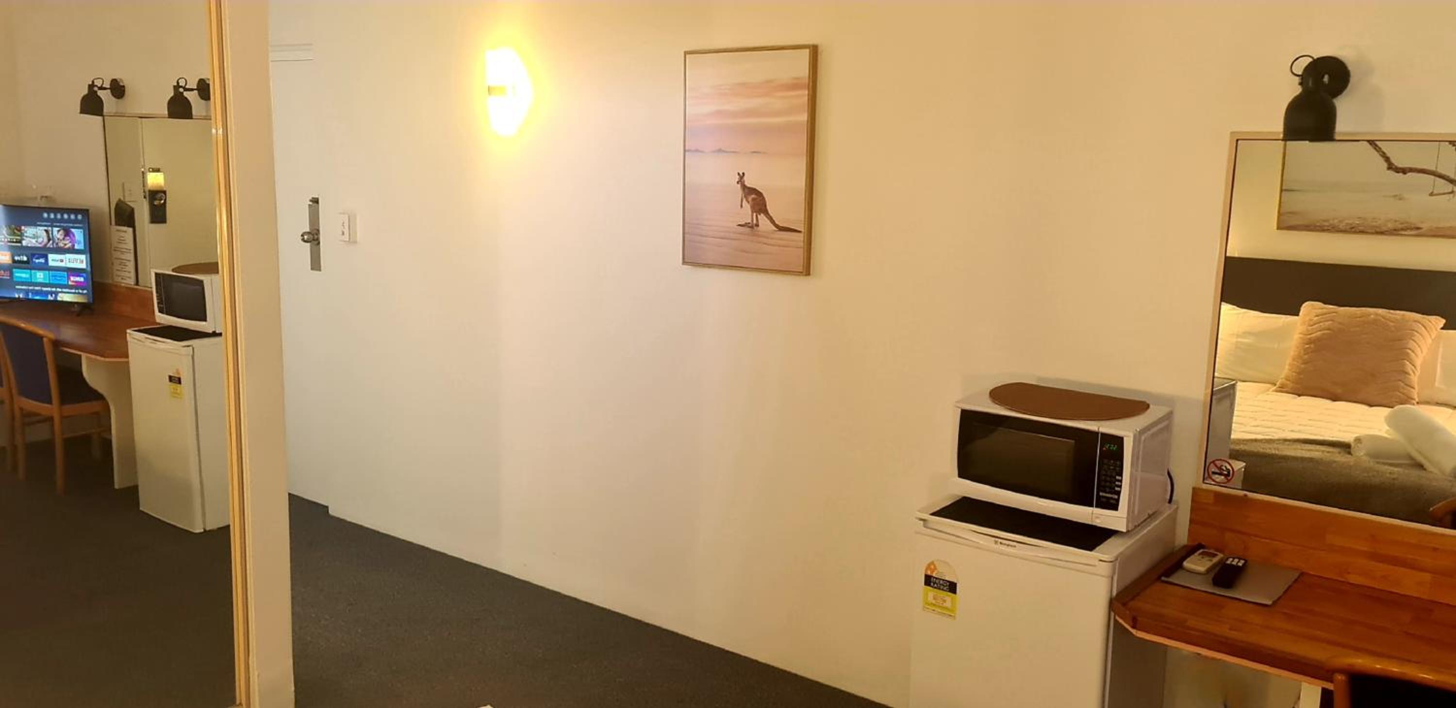 Twin Room with Balcony - Photo 13