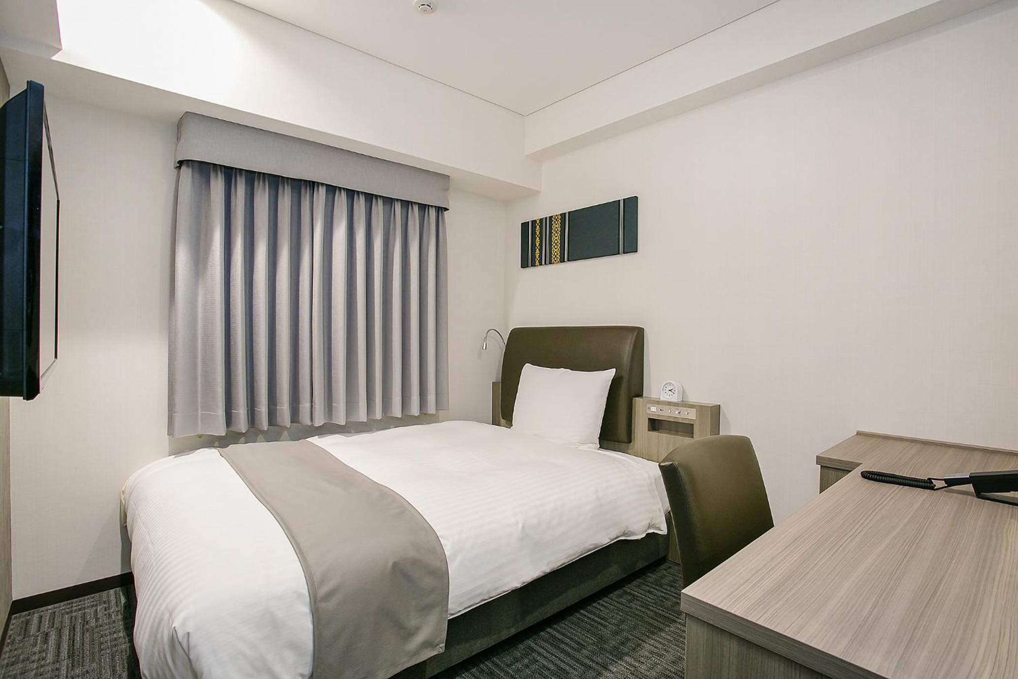 Double Room- Non-Smoking - Photo 3