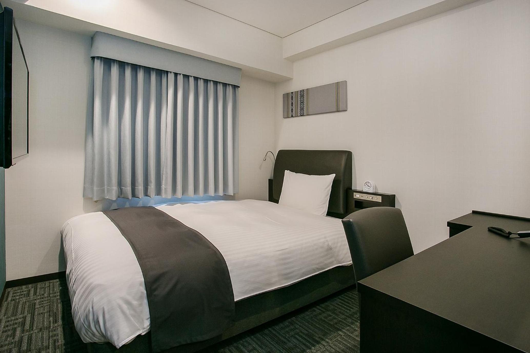 Double Room- Non-Smoking - Photo 5