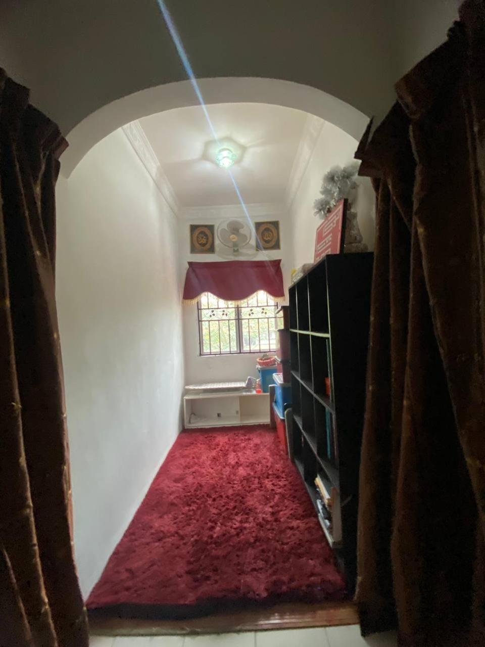 Three-Bedroom House photo 2