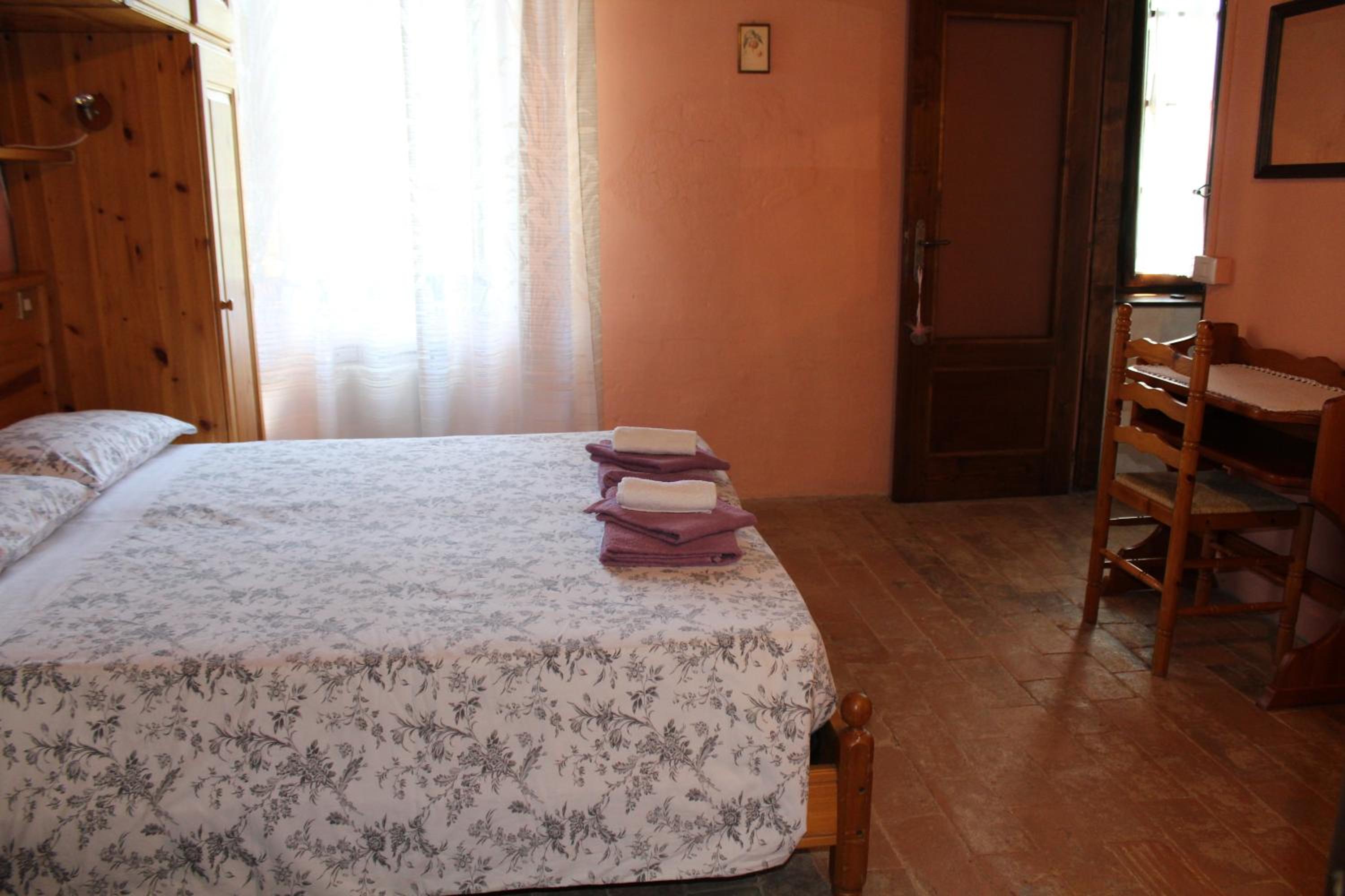 Double or Twin Room with Mountain View photo 2