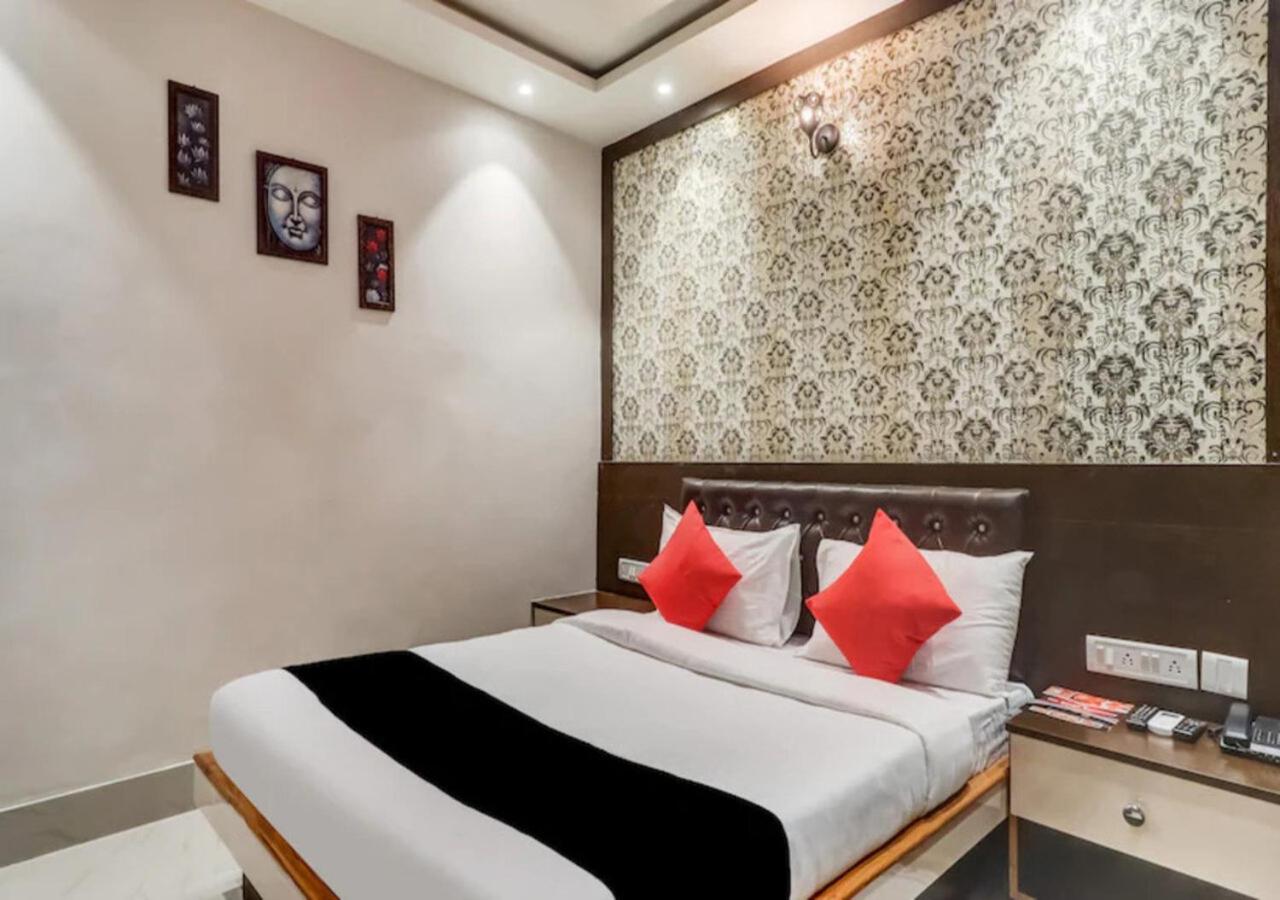 Executive Suite - Photo 6