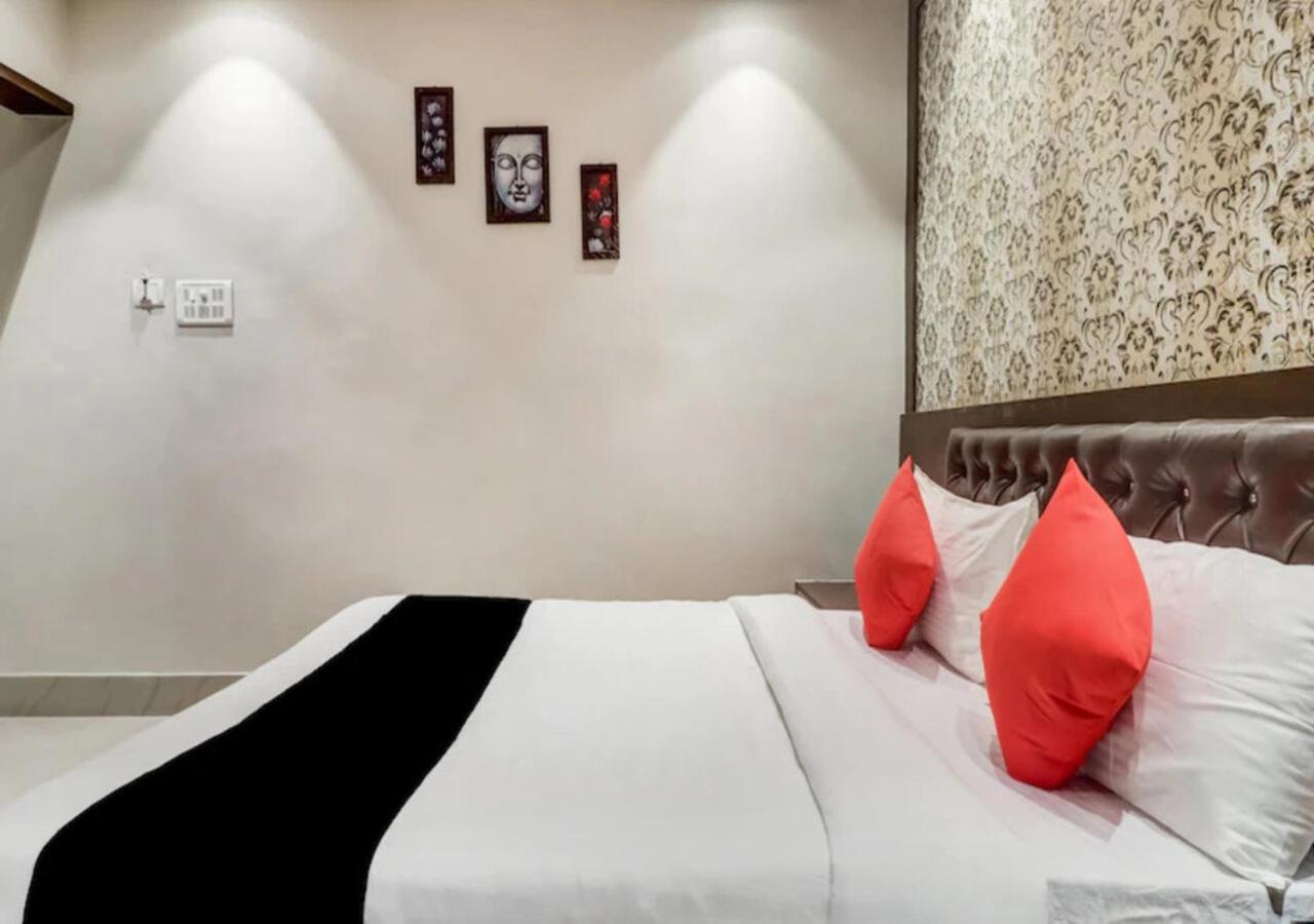 Executive Suite - Photo 5