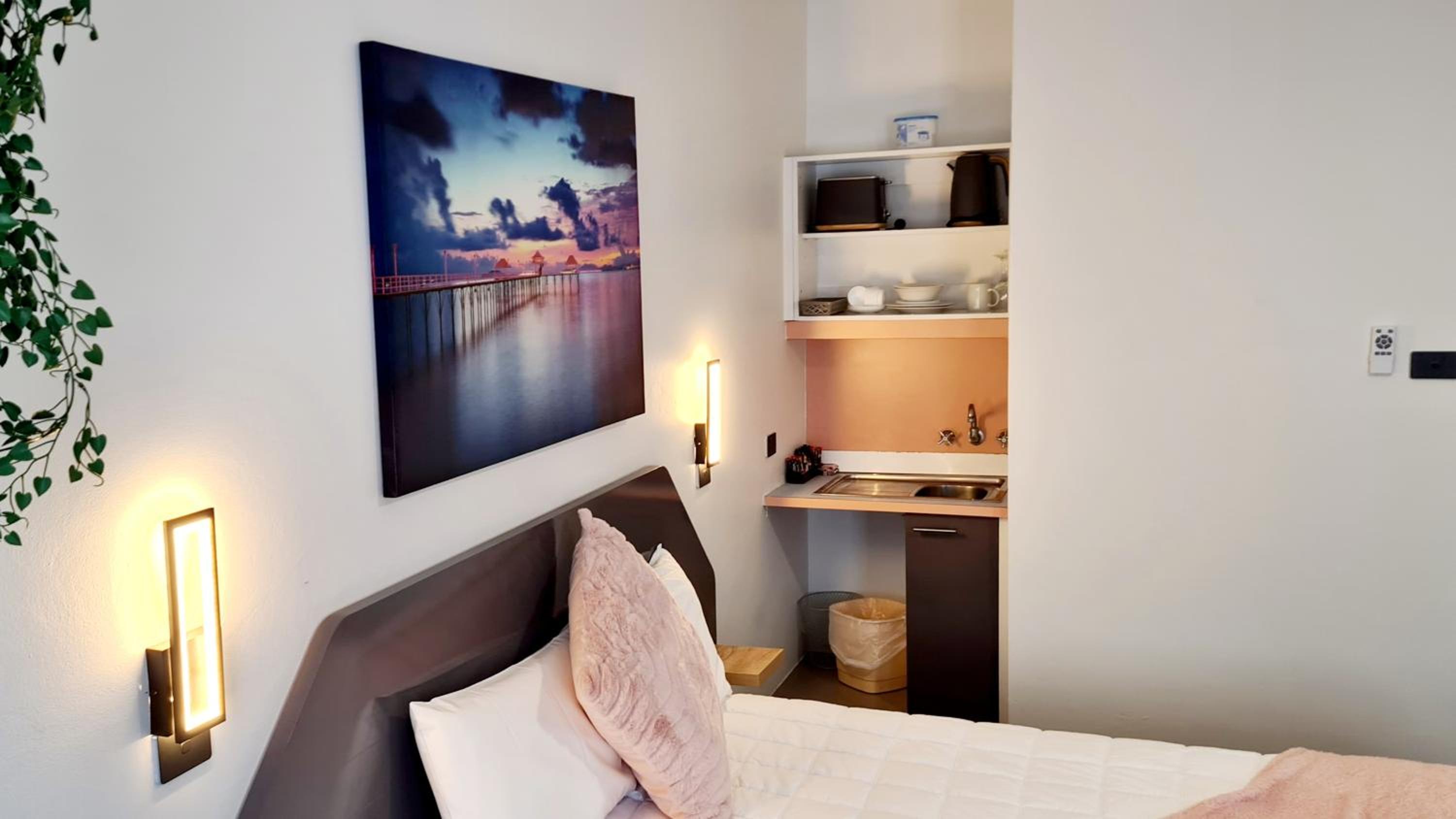 Premium Double Room - Photo 6
