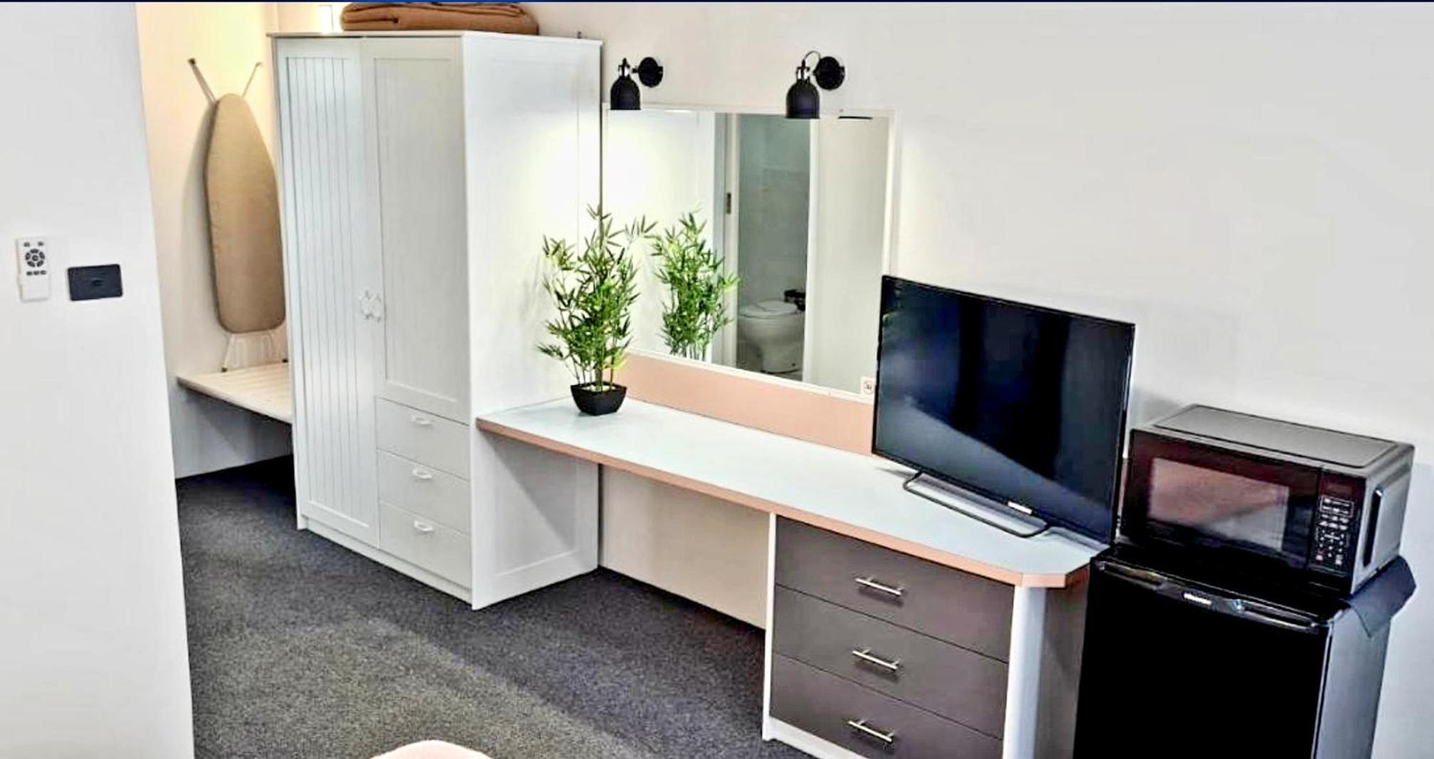 Premium Double Room - Photo 11