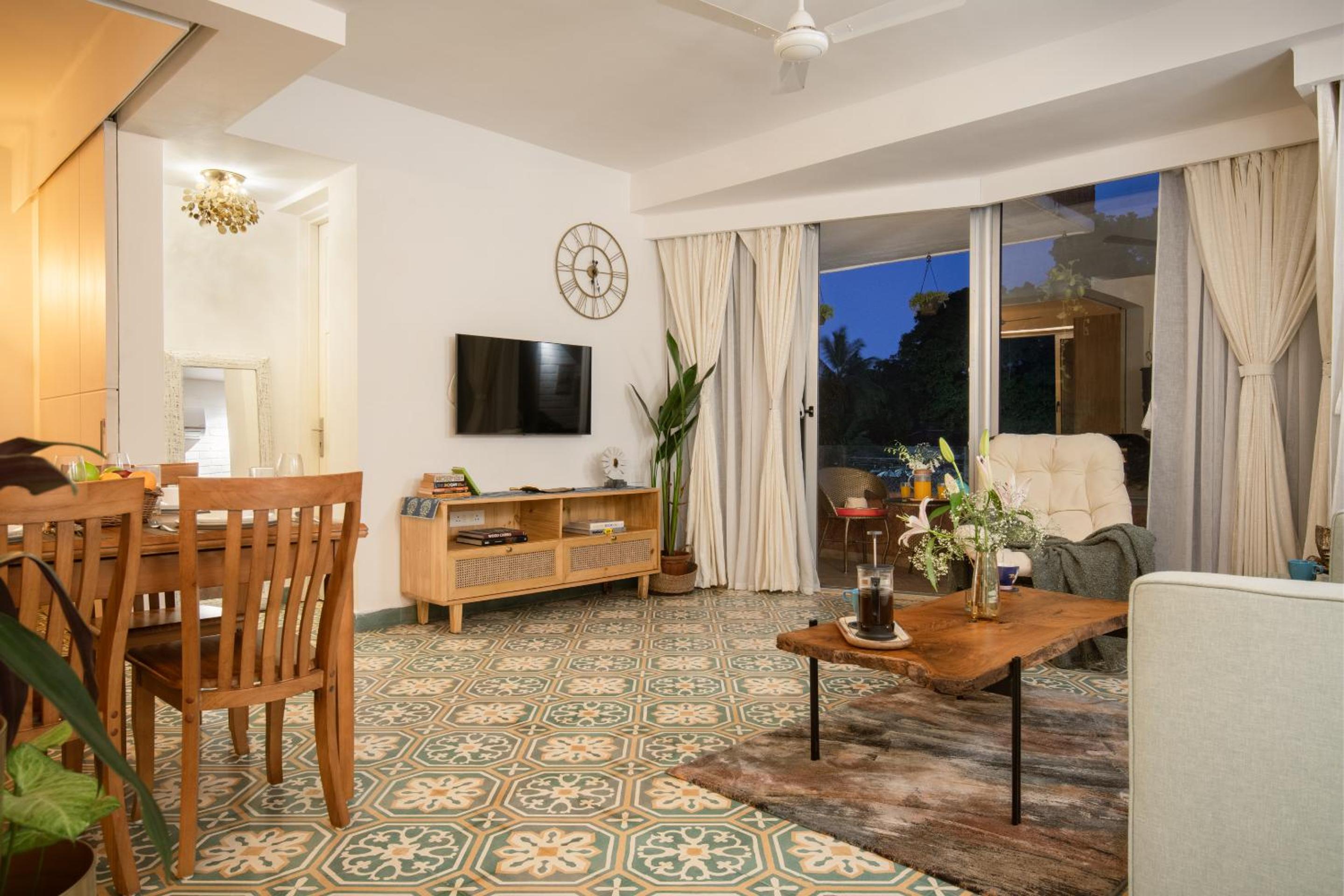 El Raso 109|Common Pool |First Floor |Balcony|Patio|Wifi photo 2