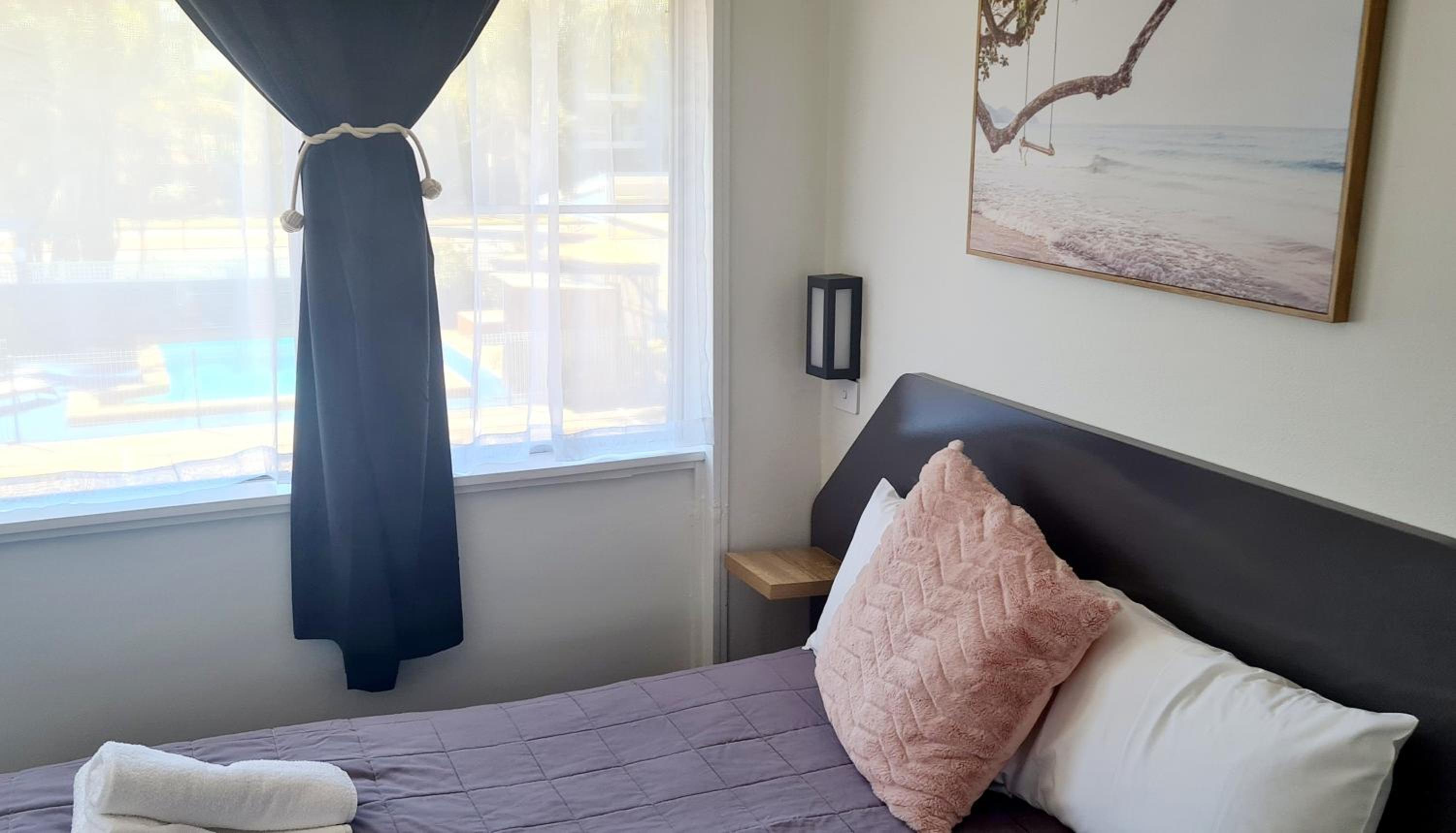 Small Double Room - Photo 9