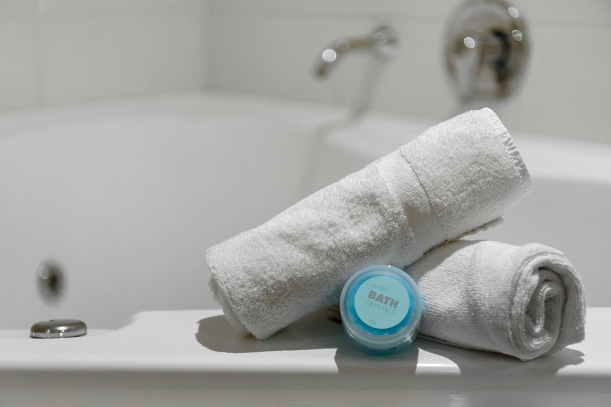 Deluxe King Room with Spa Bath - Photo 11