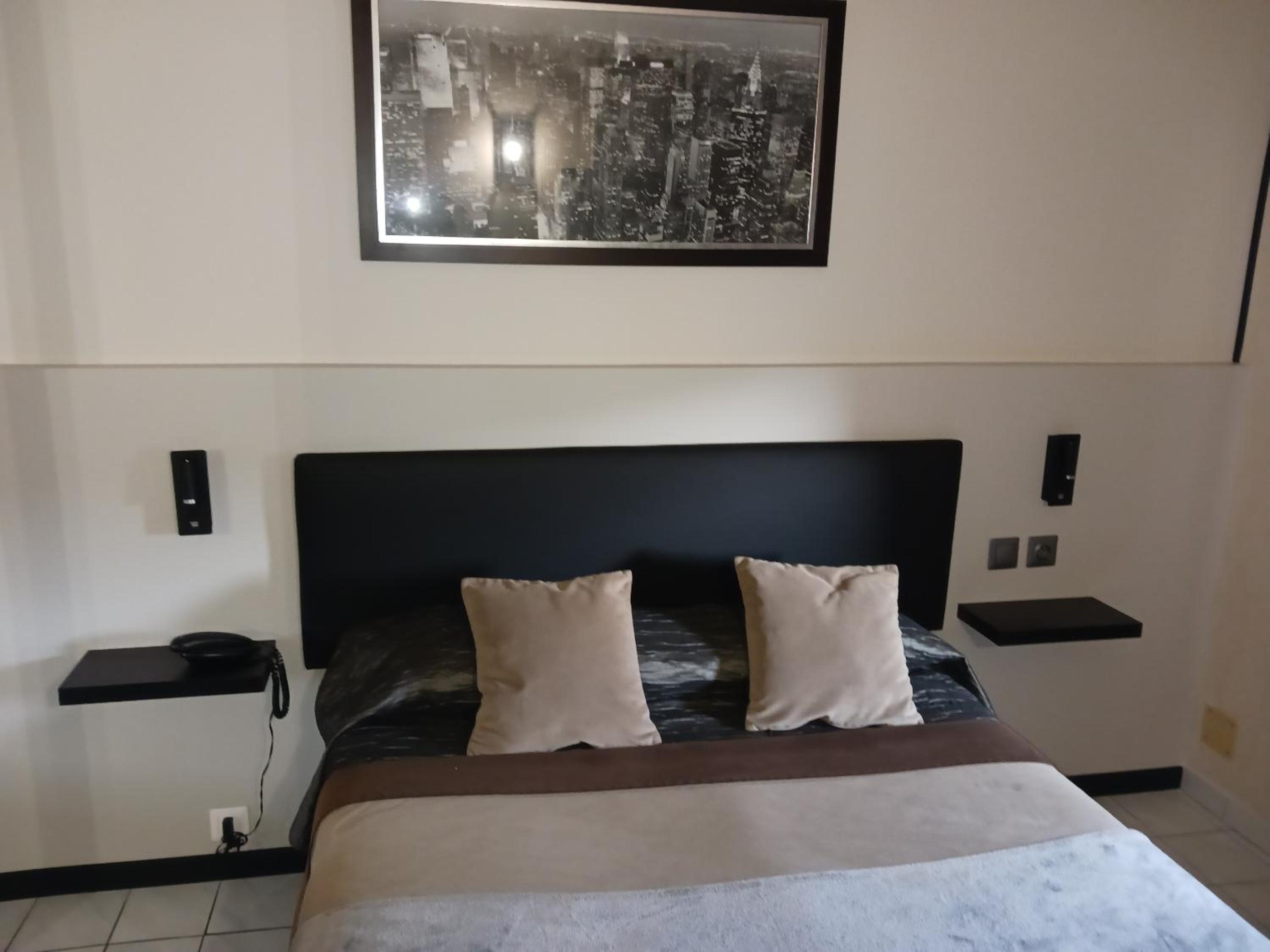 Standard Double Room - Photo 1