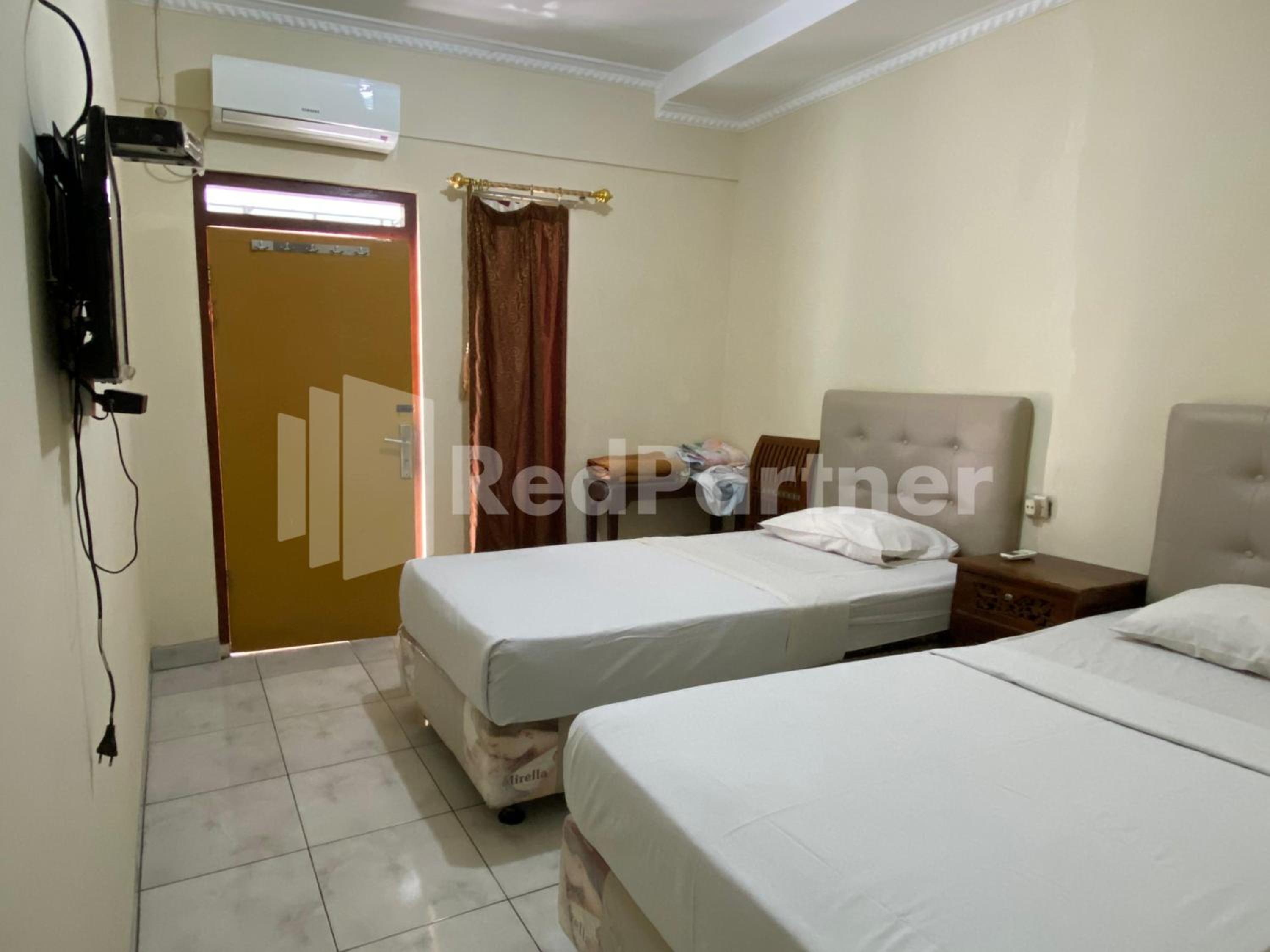 Deluxe Twin Room - Photo 2