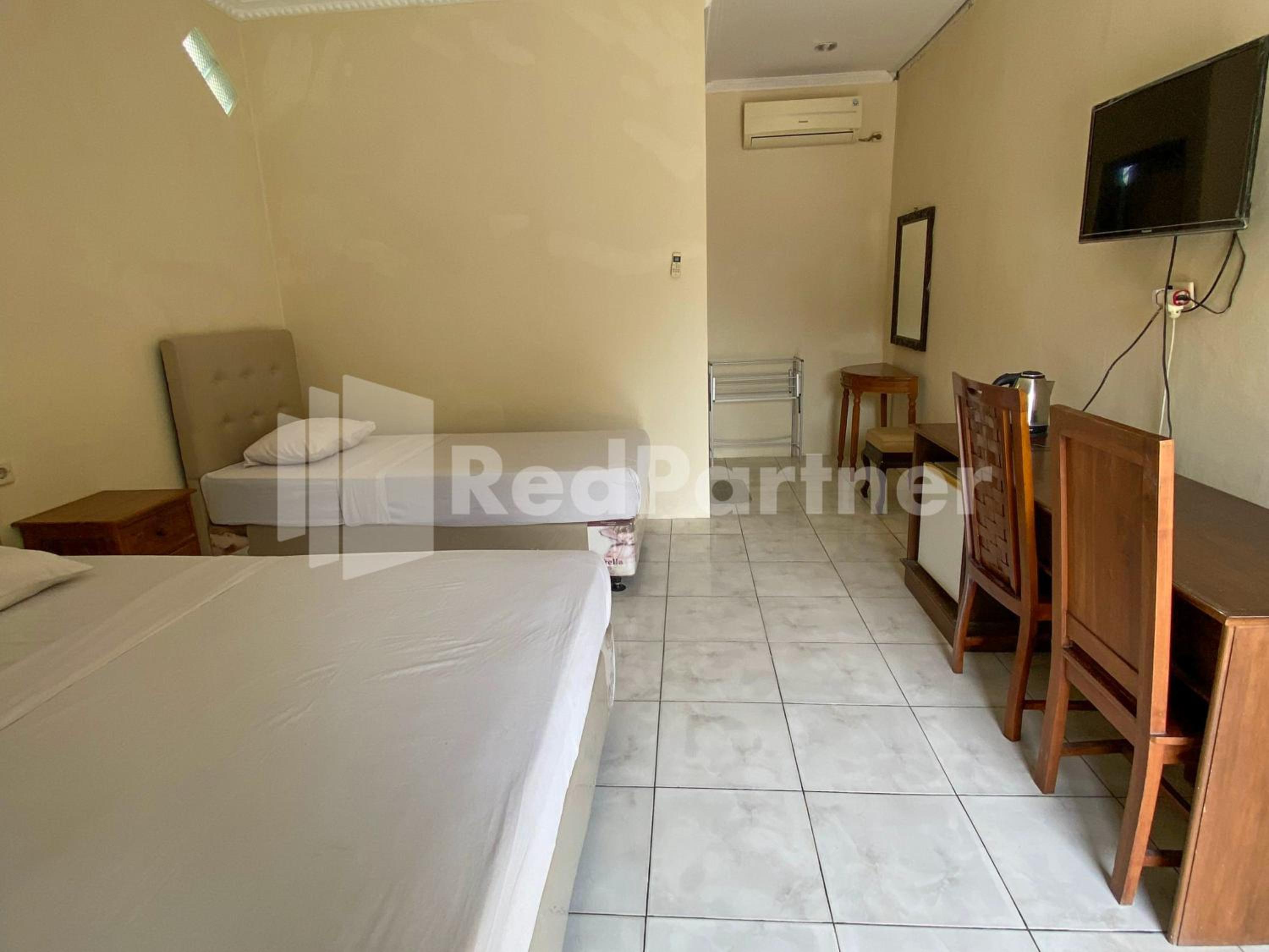 Family Room - Photo 3