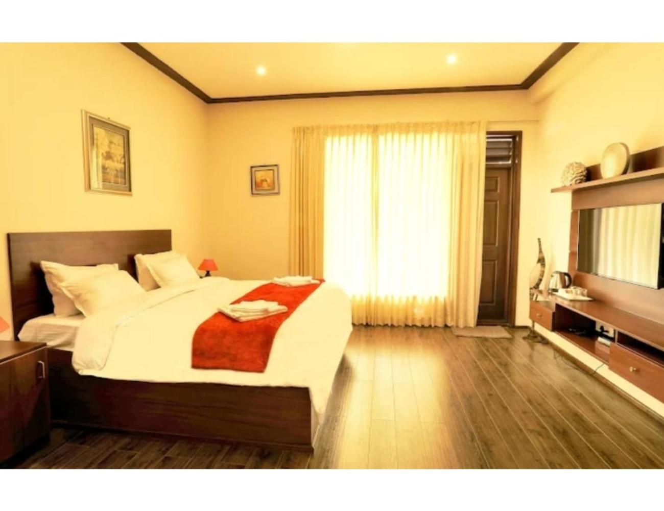 Deluxe Double Room With Balcony photo 2