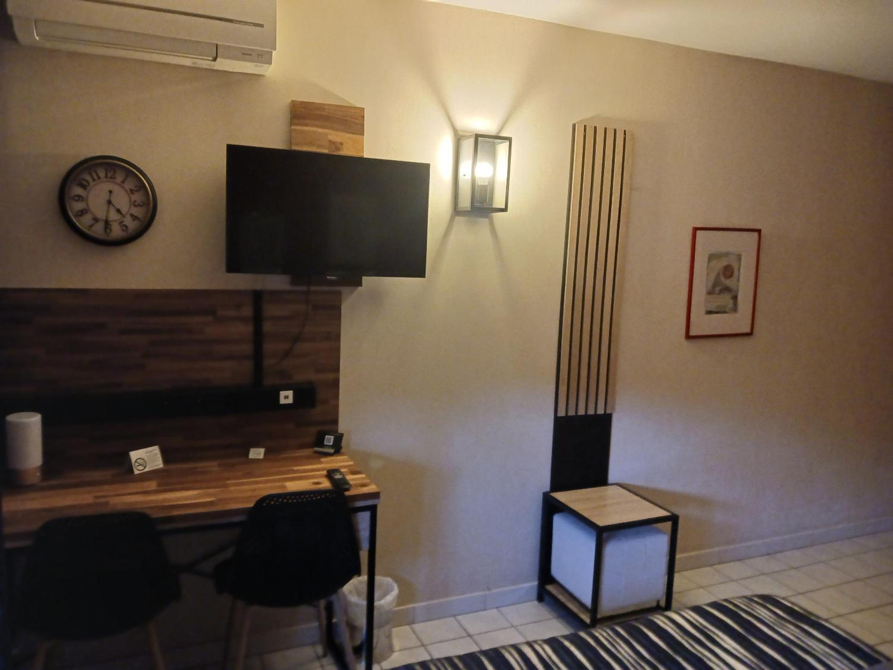 Standard Double Room - Photo 3