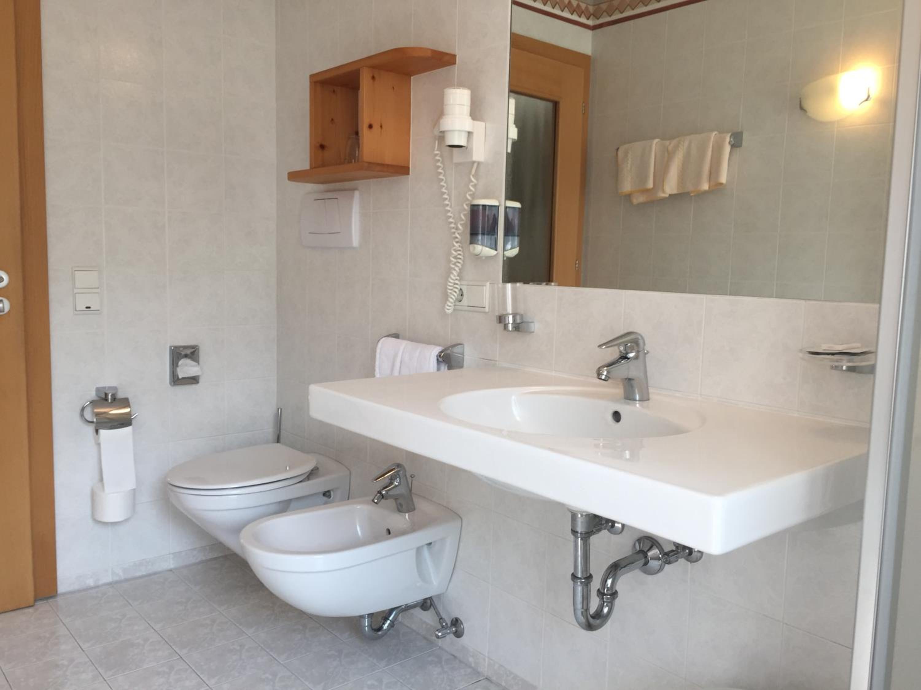 Deluxe Double Room with Balcony photo 3