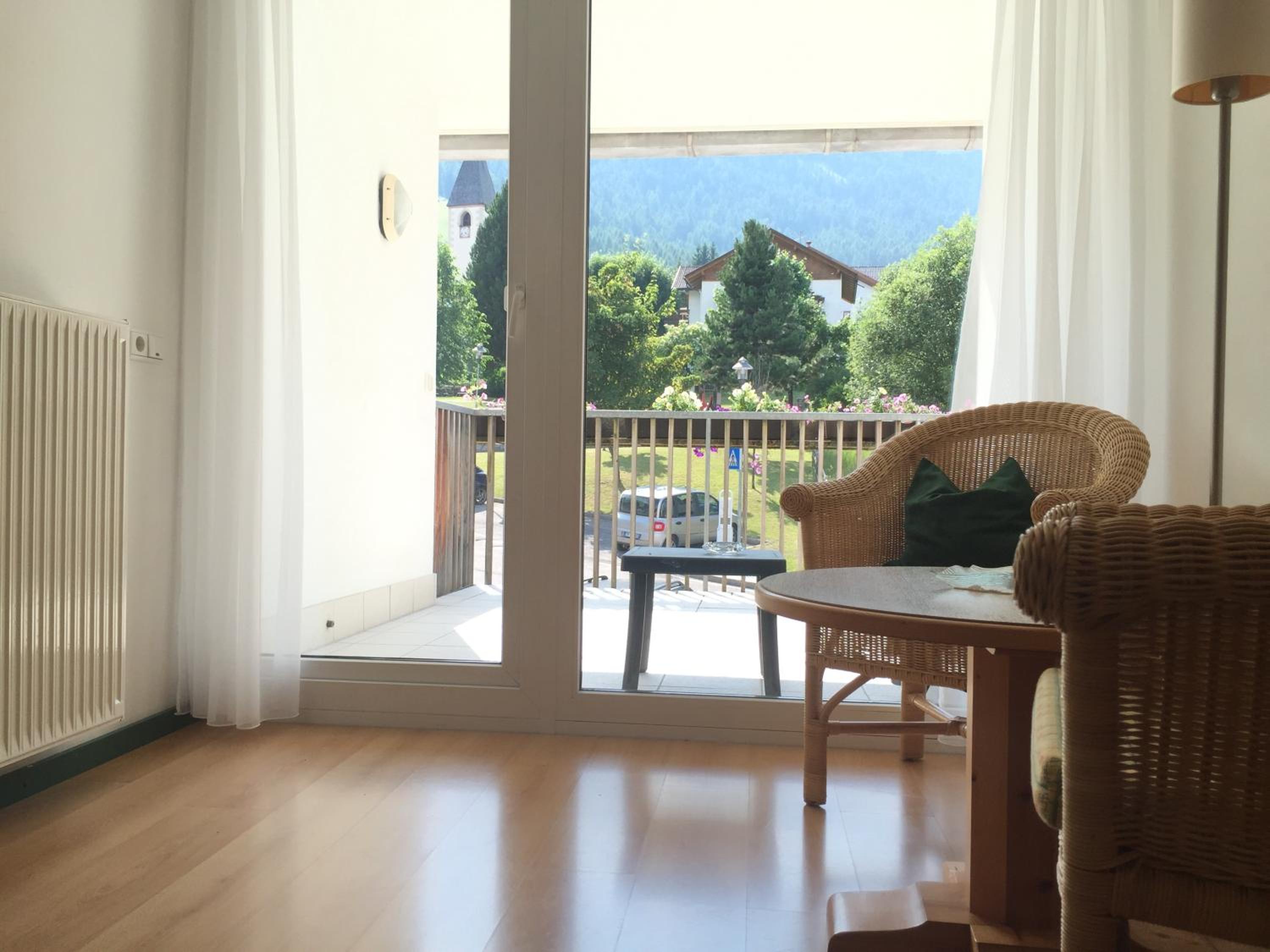 Family Room with Balcony photo 3