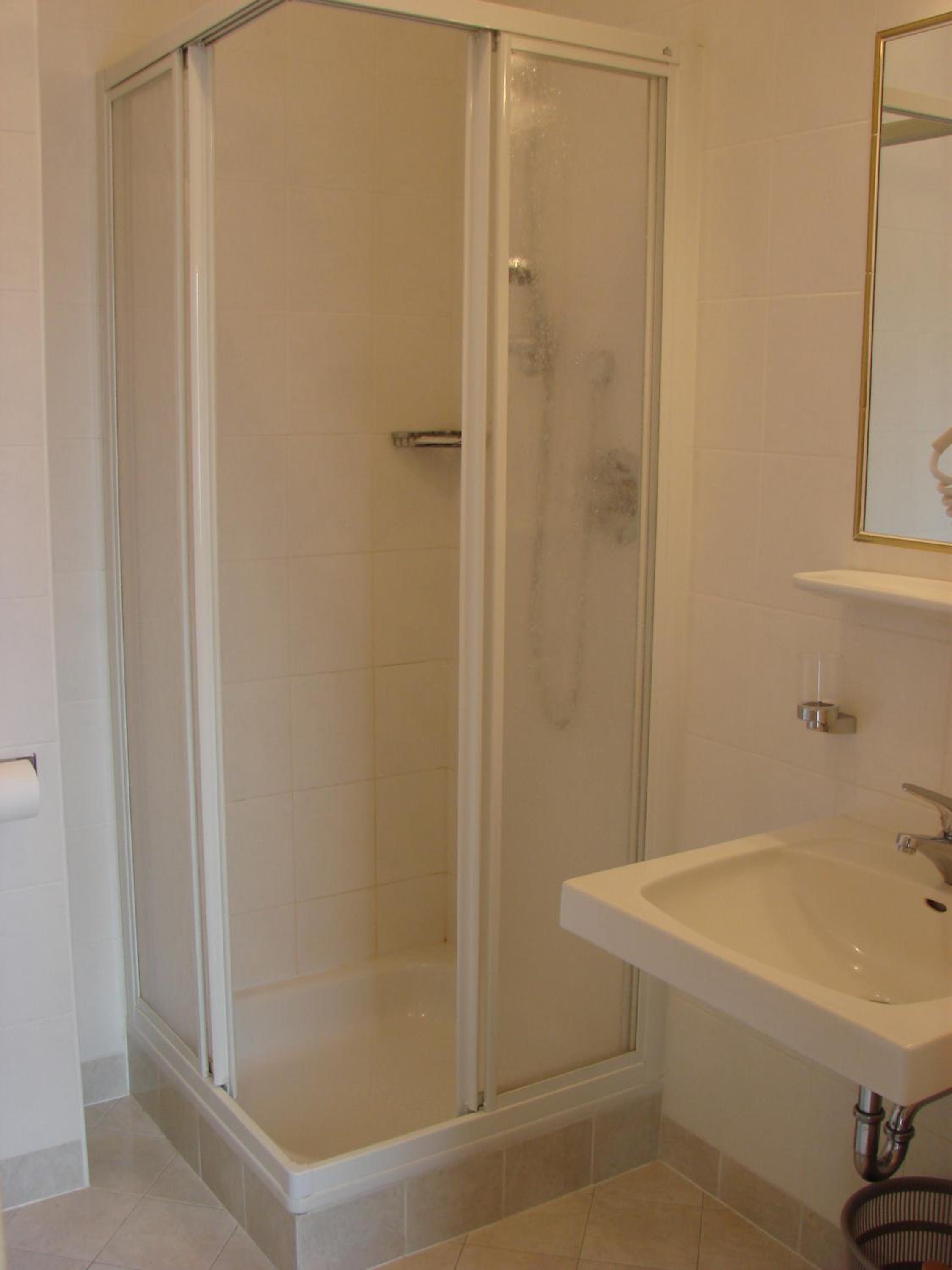 Double Room with Balcony (2 Adults + 1 Child) photo 2
